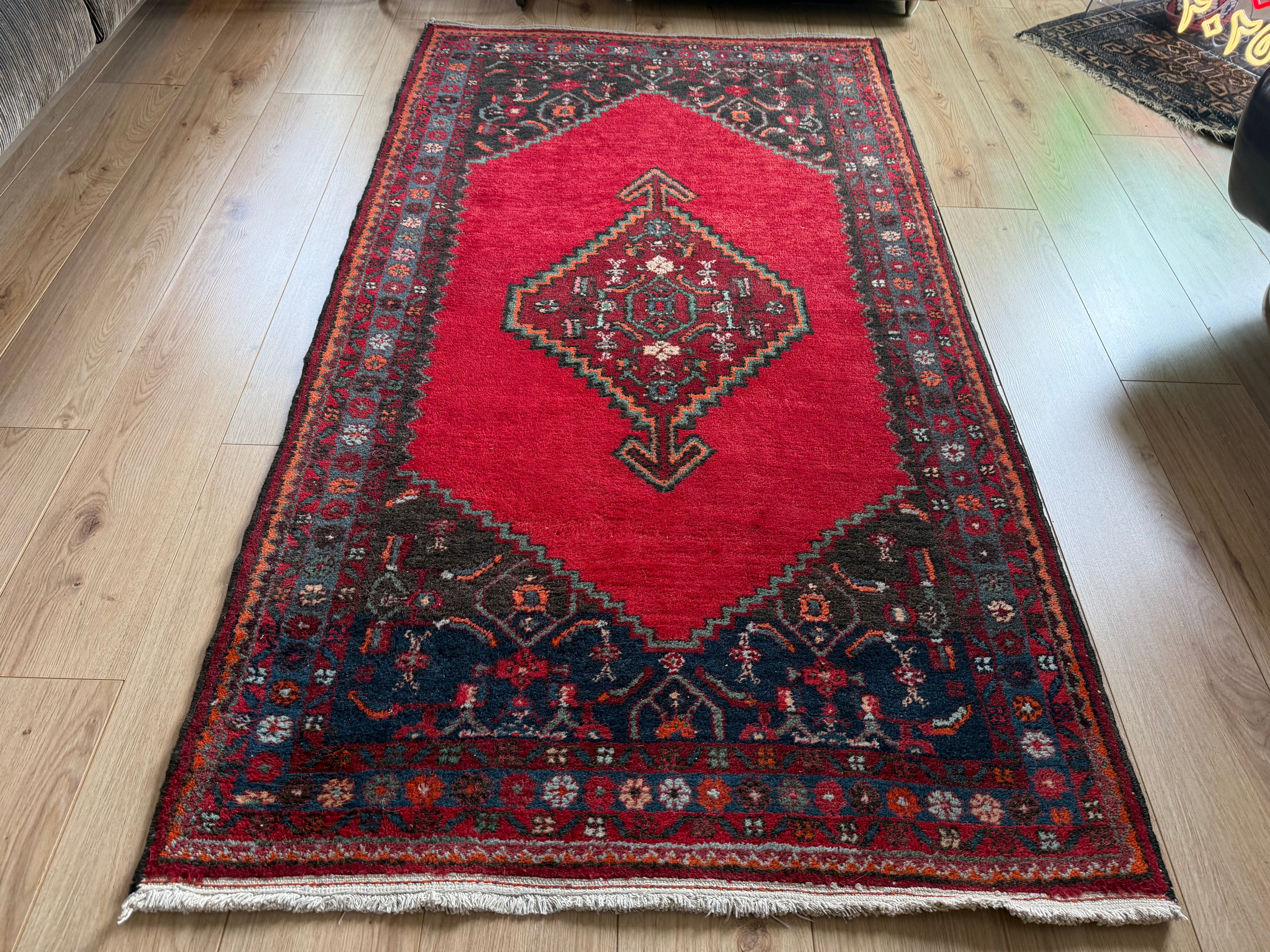 Vintage handgeknoopt wollen tapijt – 197 × 108 cm