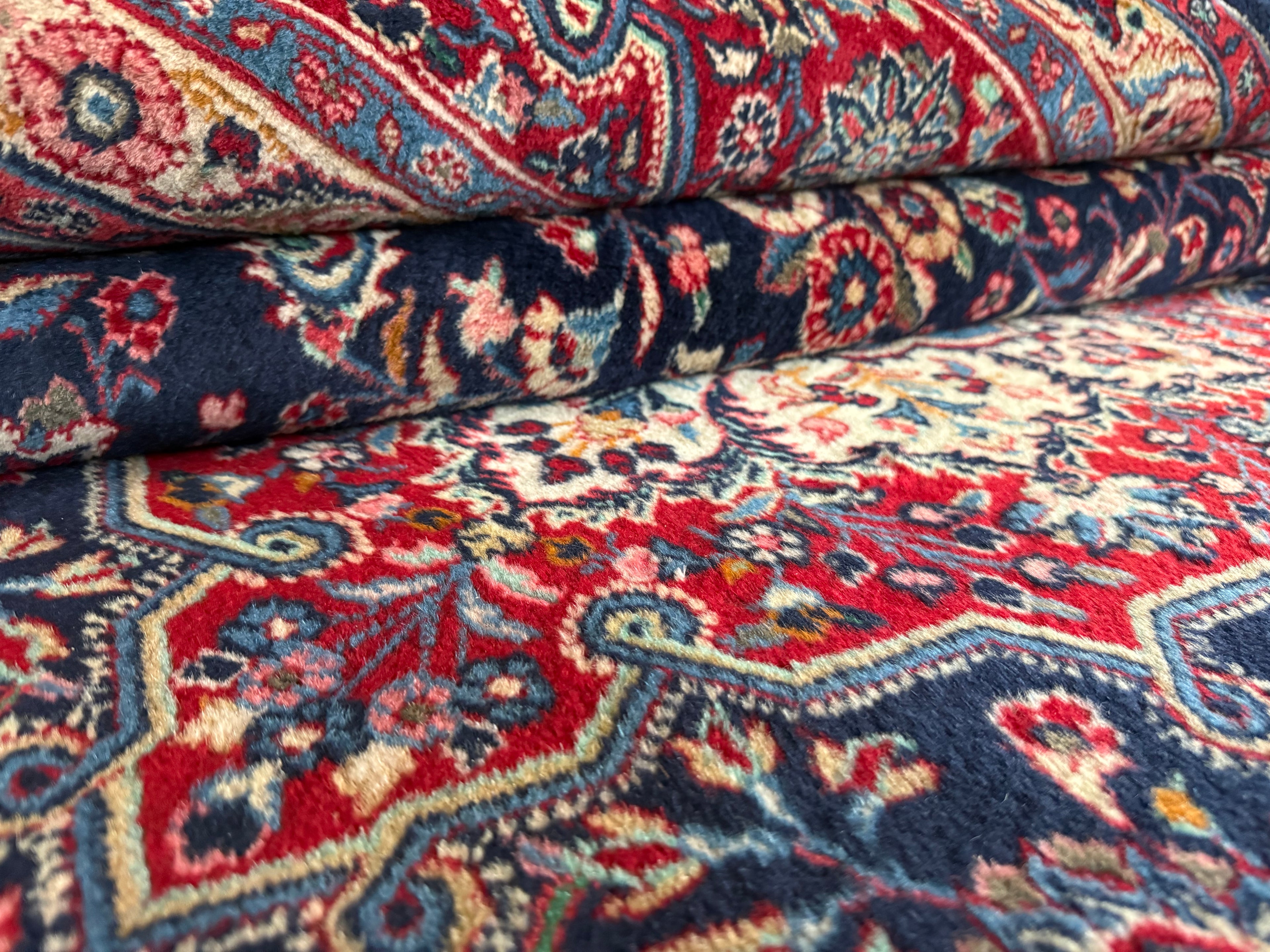 Monumentaal vintage tapijt met klassiek medaillon – 321 × 213 cm