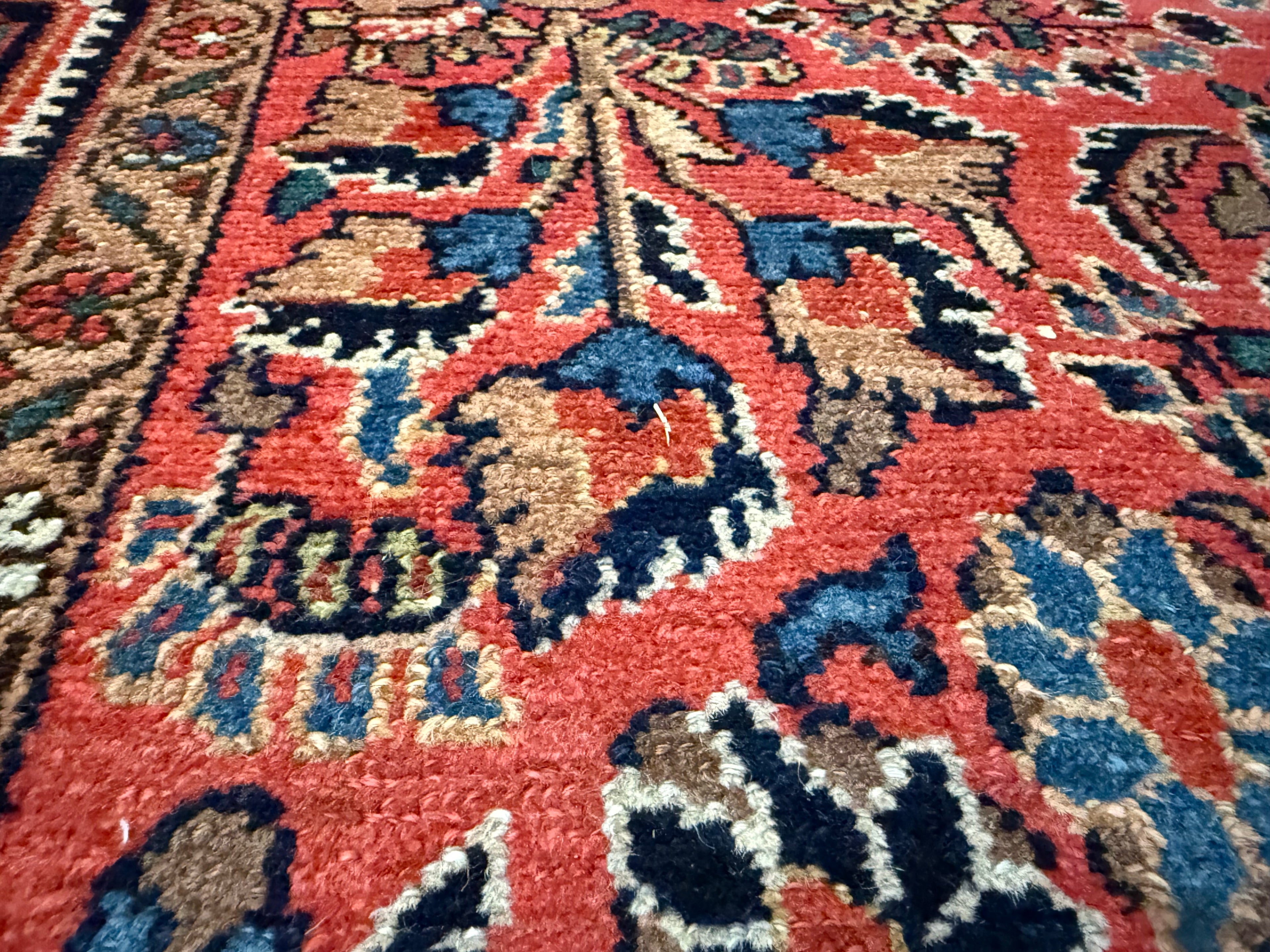 Warm rood Sarouk tapijt – 203 × 125 cm – florale elegantie