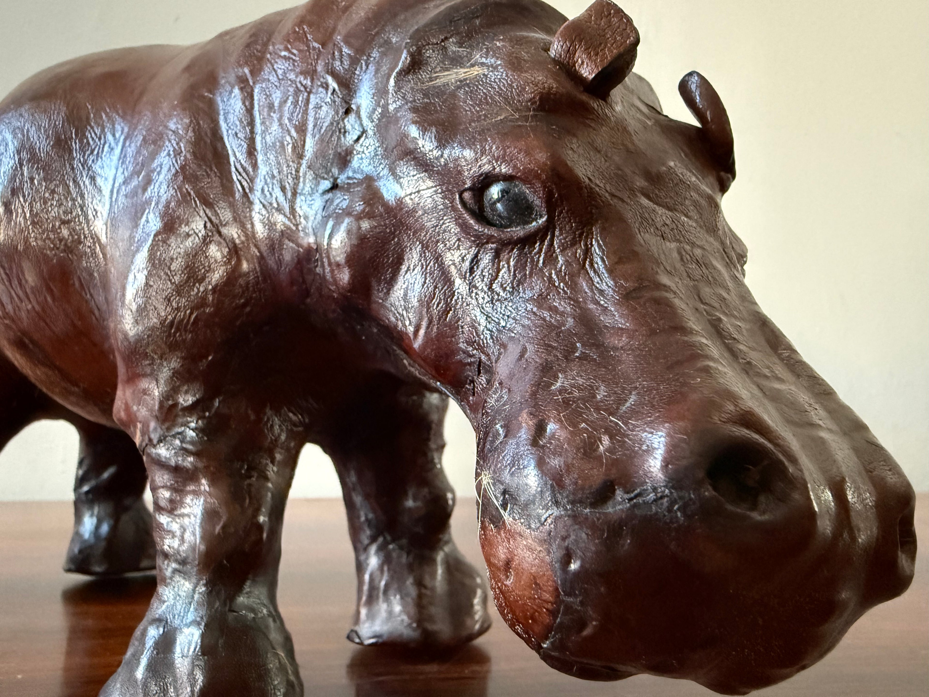 Vintage Leather Hippopotamus – Understated Elegance with Character
