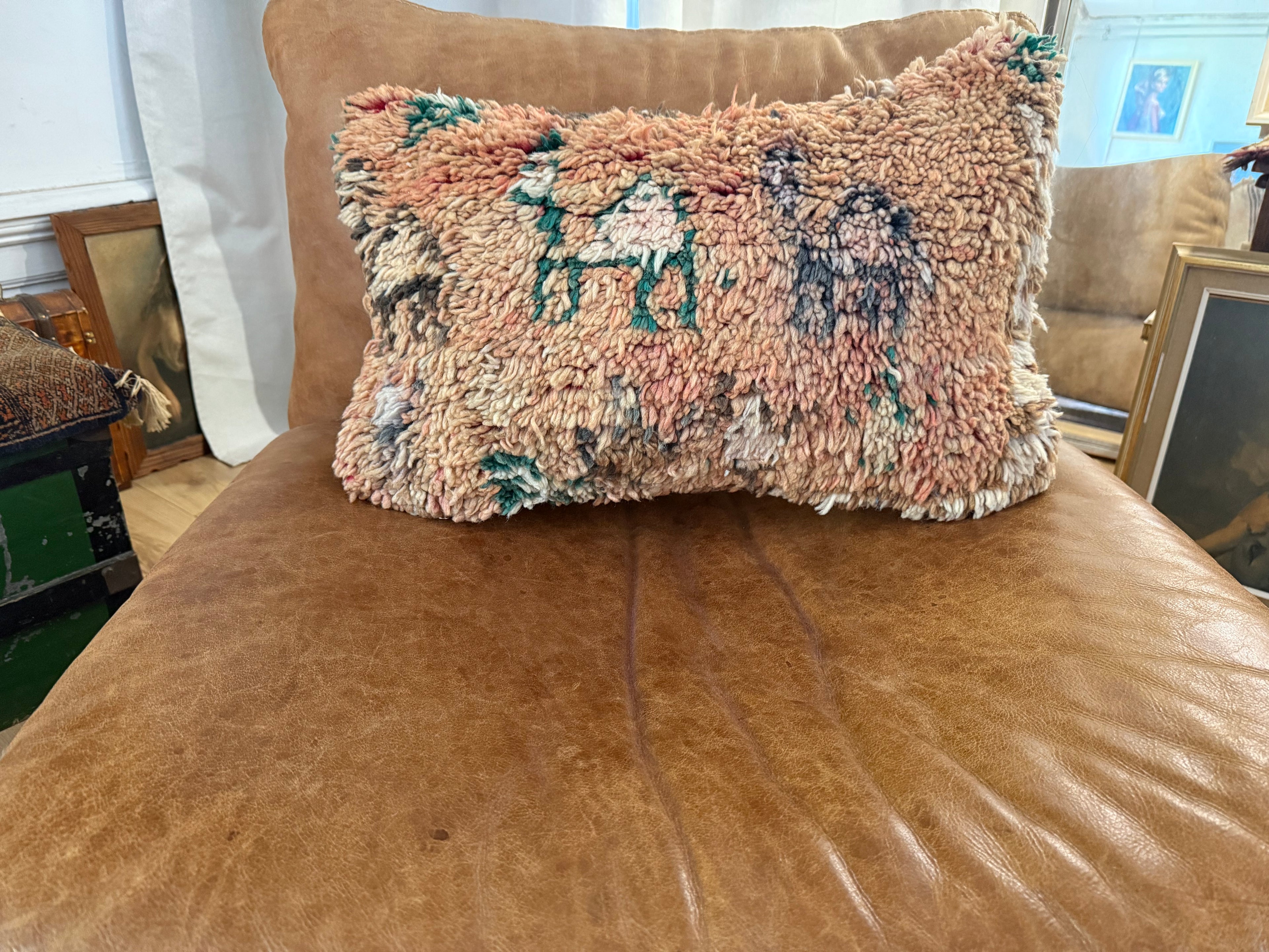 Handgemaakt kussen van een vintage Marokkaans tapijt ca. 60 × 40 cm