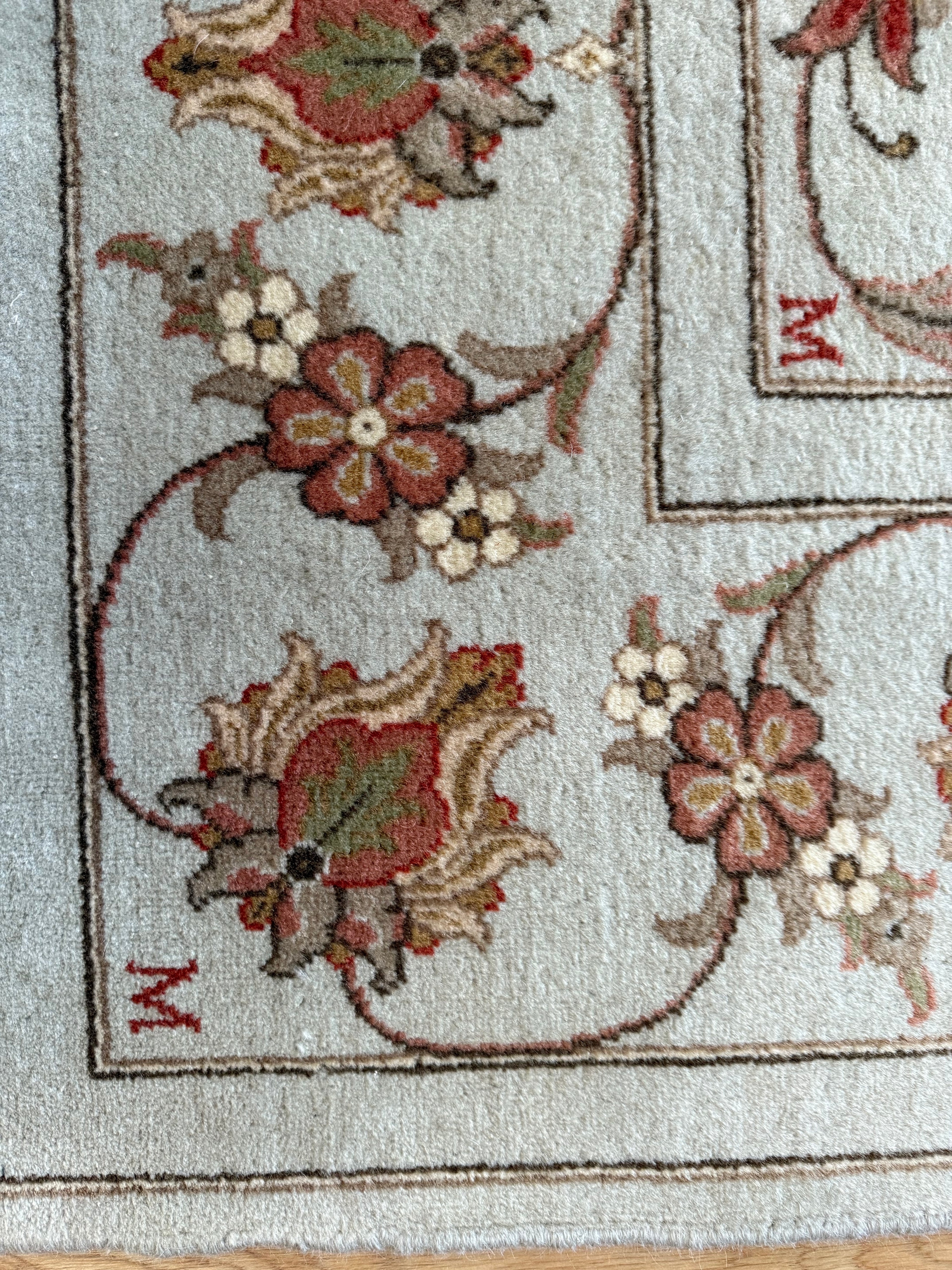 Authentiek handgeknoopt tapijt – licht pastel & florale elegantie – ca. 305 × 197 cm