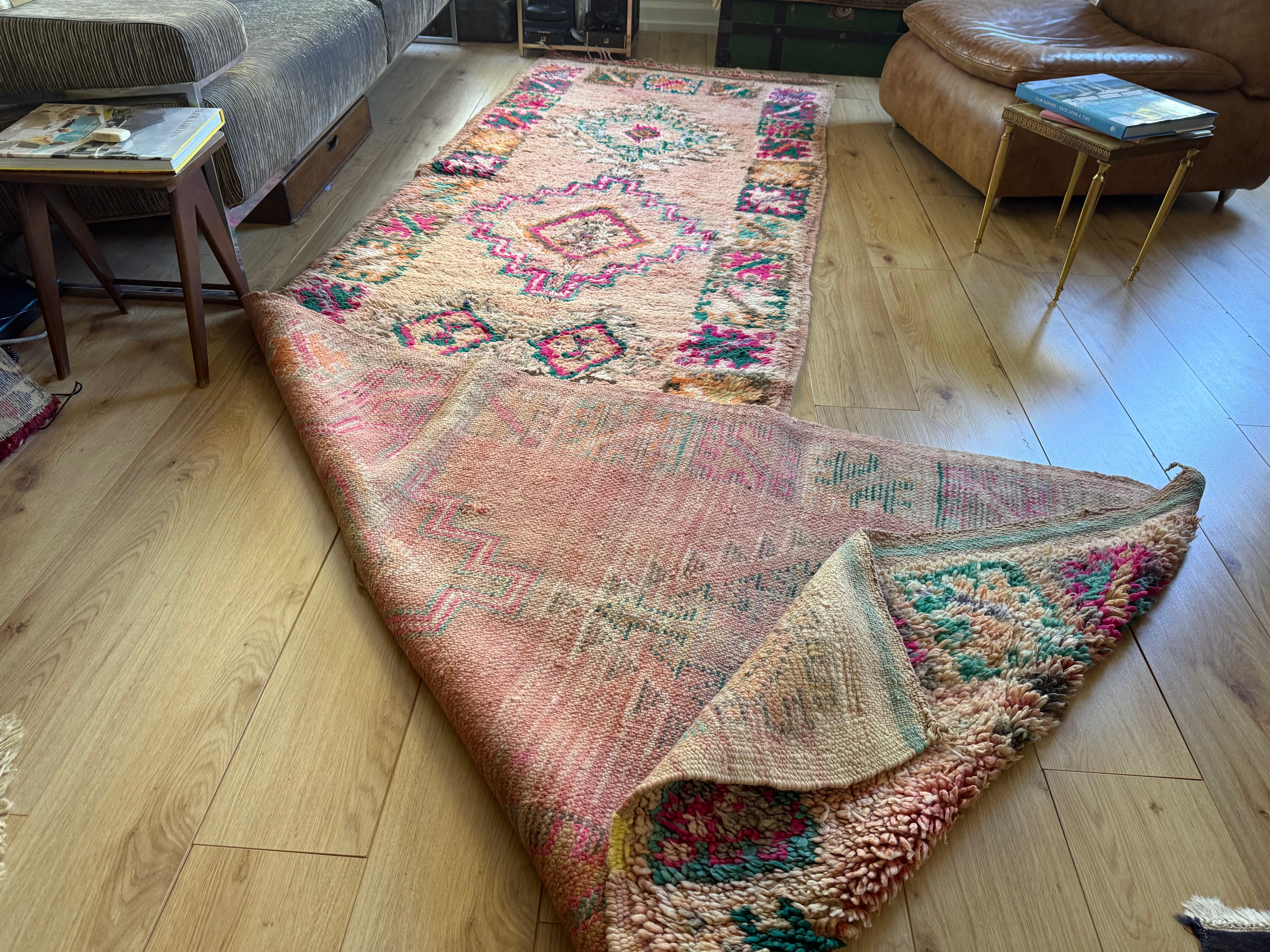 Vintage Moroccan runner in soft pink wool – 416 × 115 cm