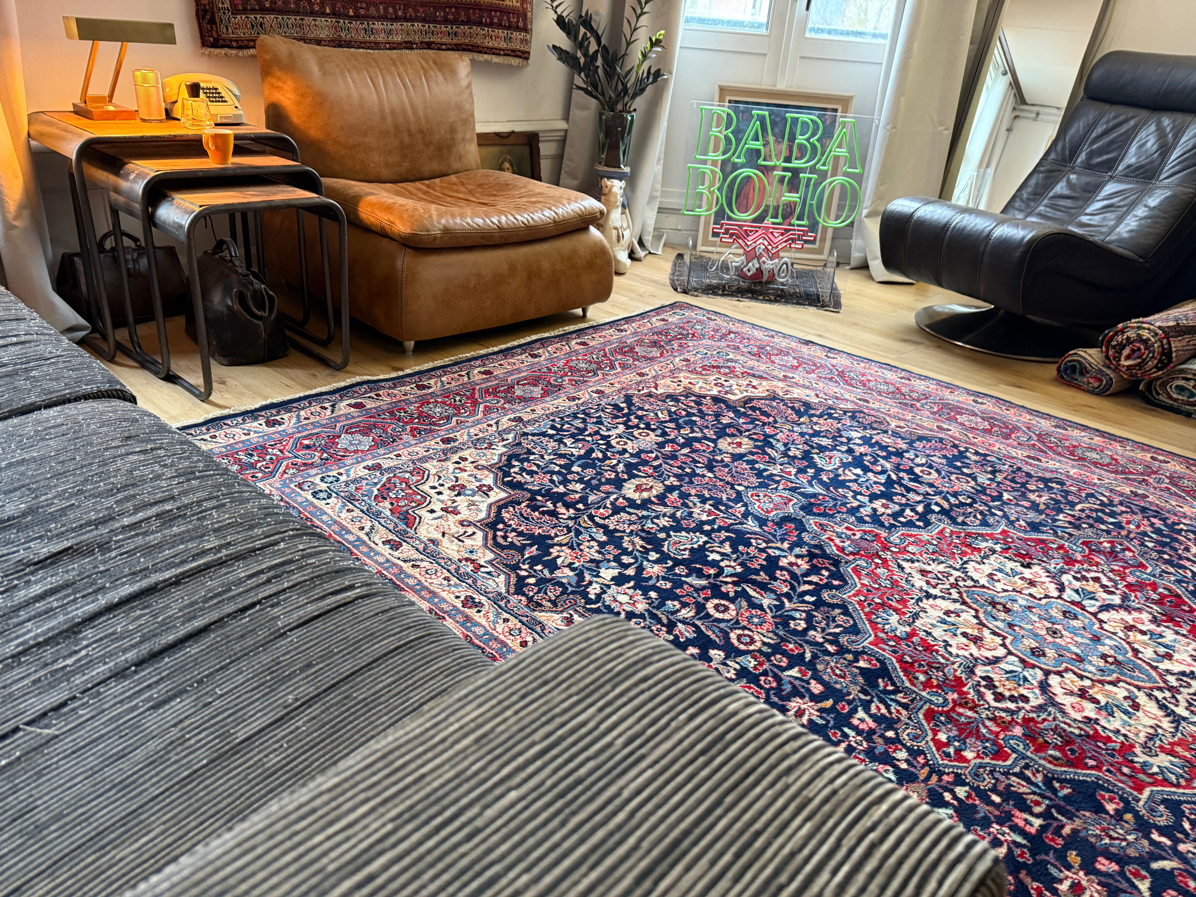 Monumentaal vintage tapijt met klassiek medaillon – 321 × 213 cm