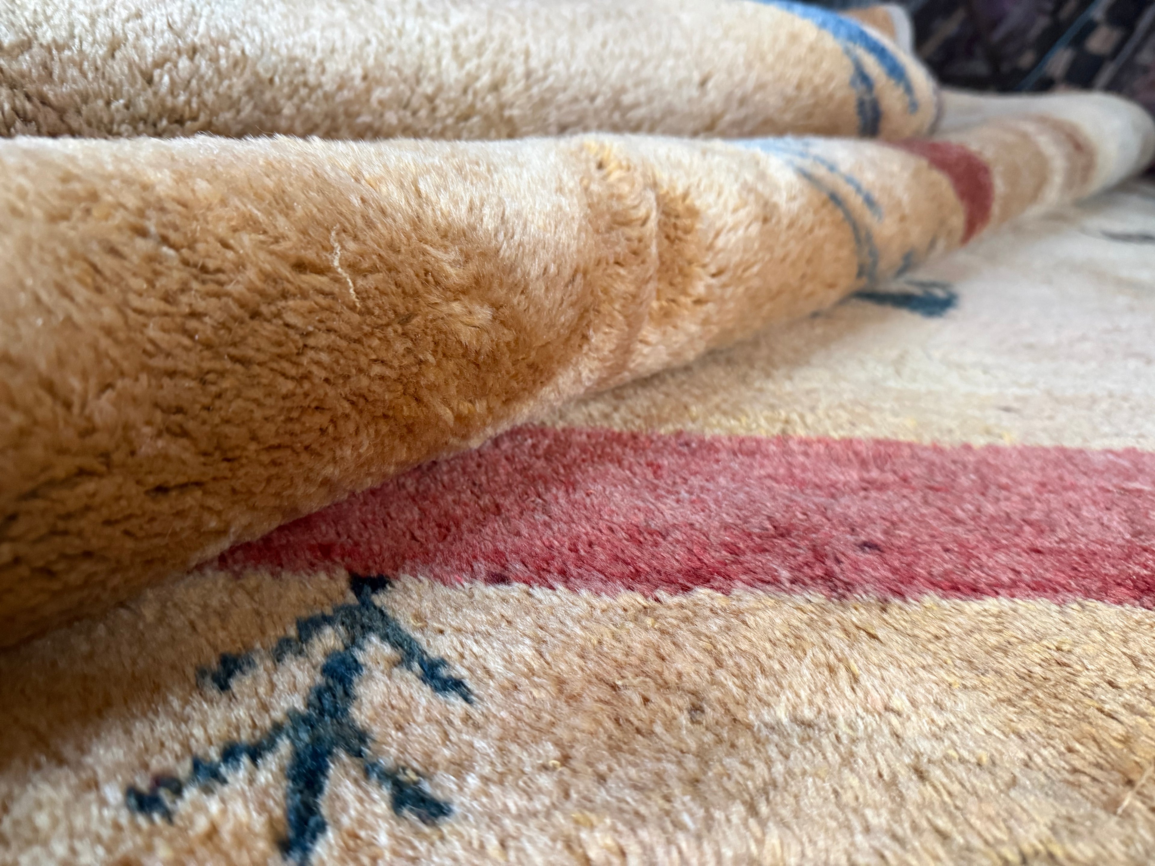 Hand-knotted wool carpet with nomadic pattern – 283 × 215 cm