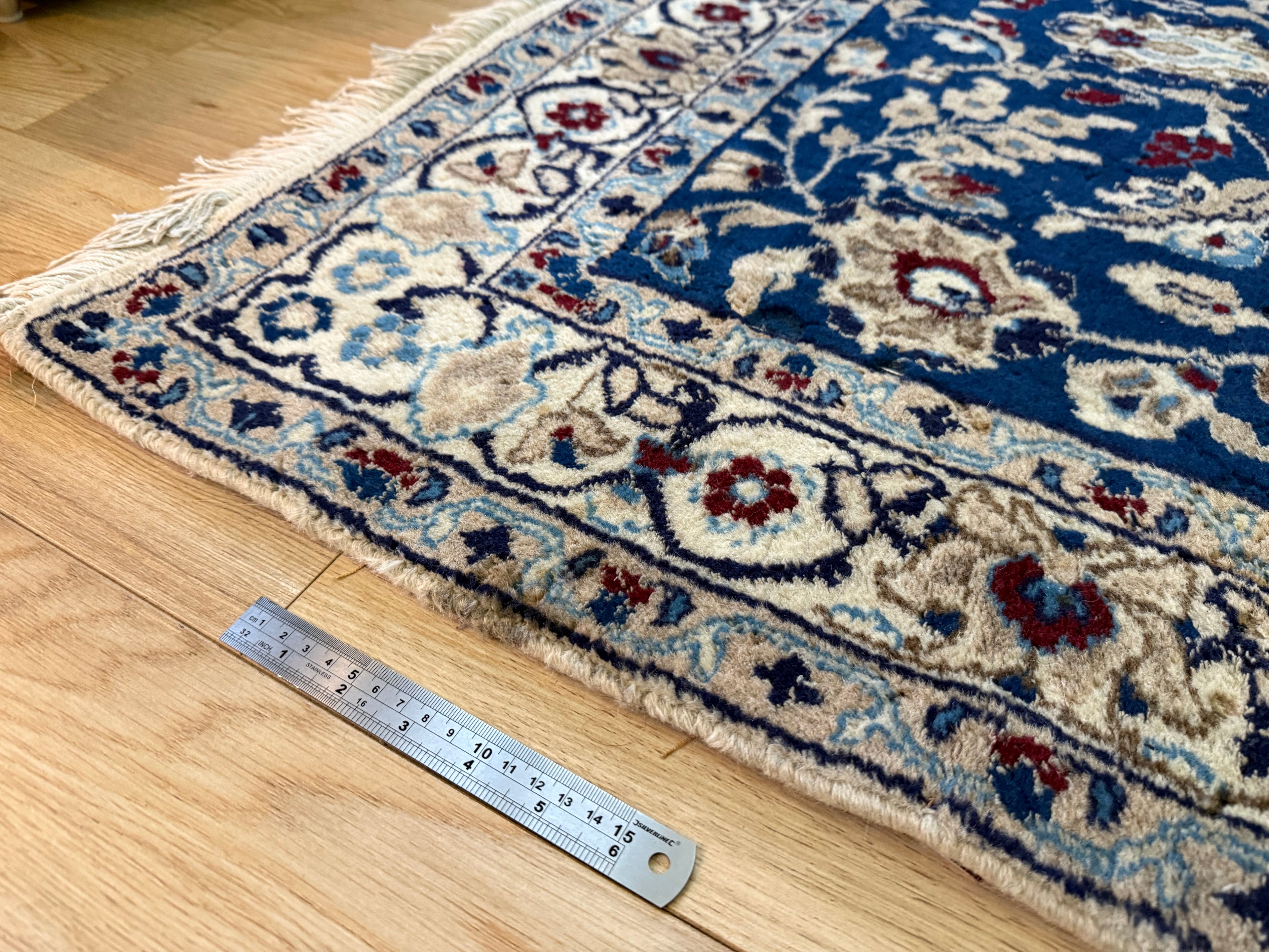 Tapete vintage feito à mão em estilo Nain – 208 × 117 cm