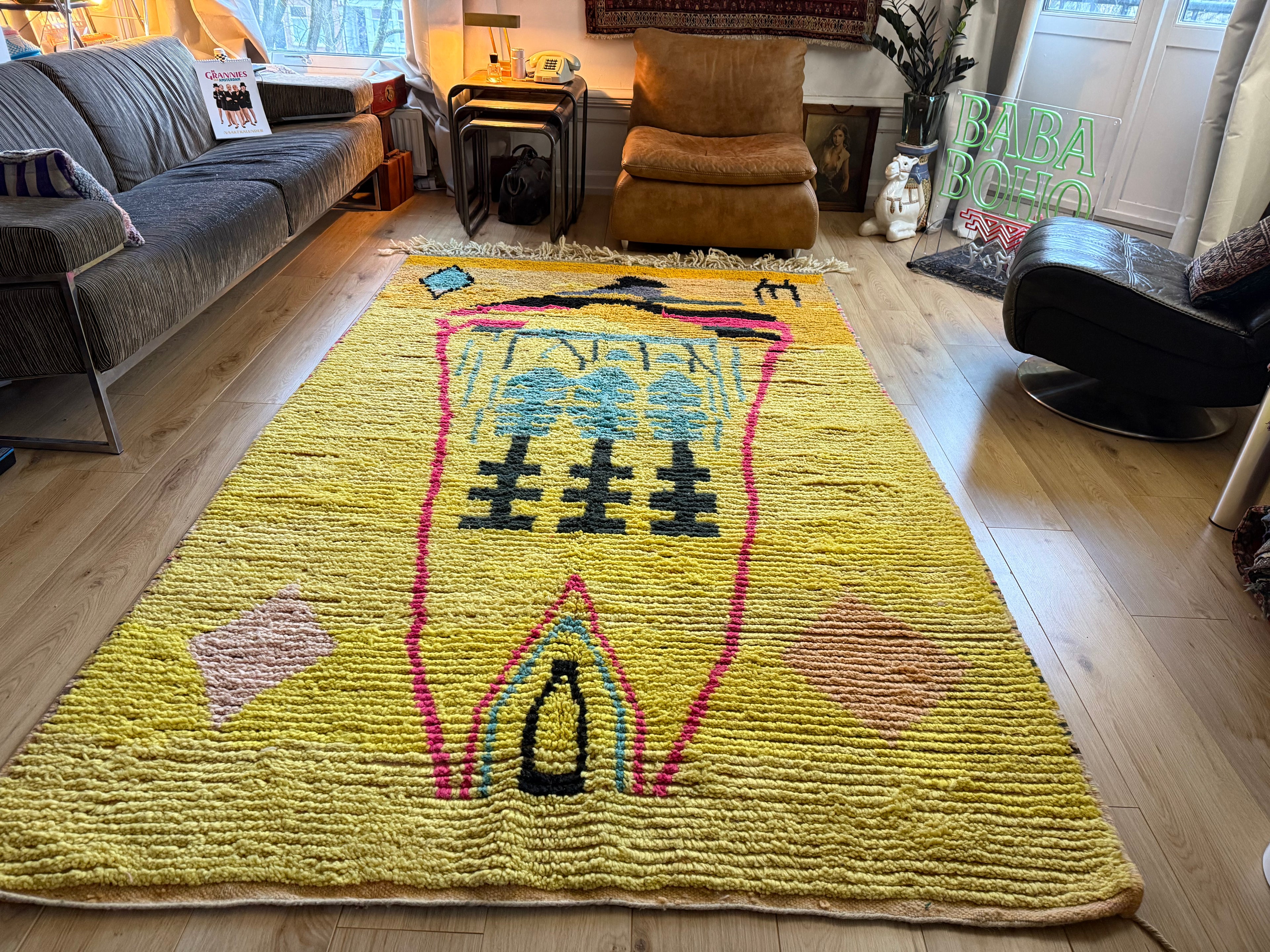 Expressief Marokkaans Berber tapijt met symbolisch design – ca. 287 × 168 cm