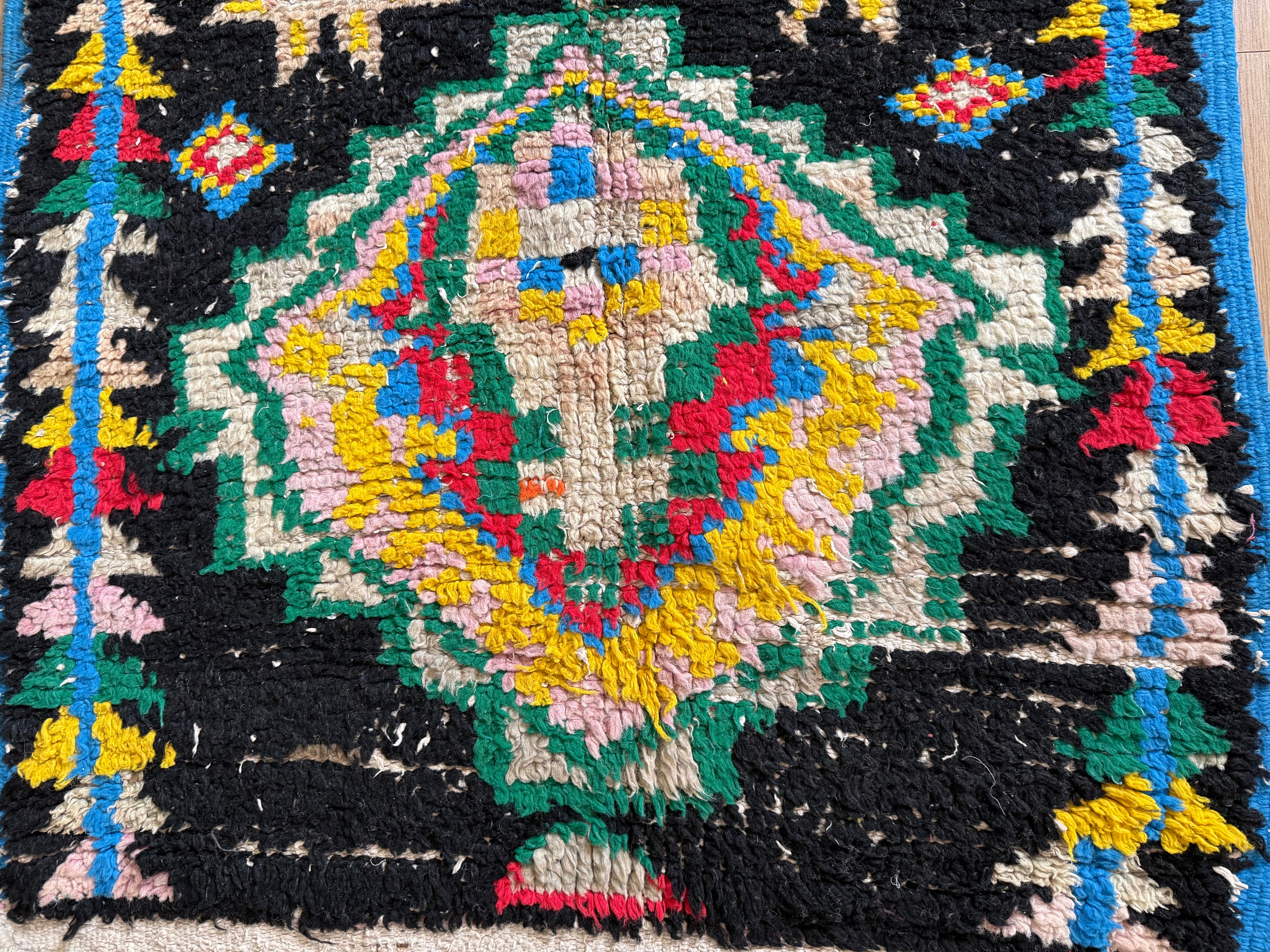 Handgeknoopt vintage tapijt Boucherouite loper uit Marokko– ca. 277 × 88 cm