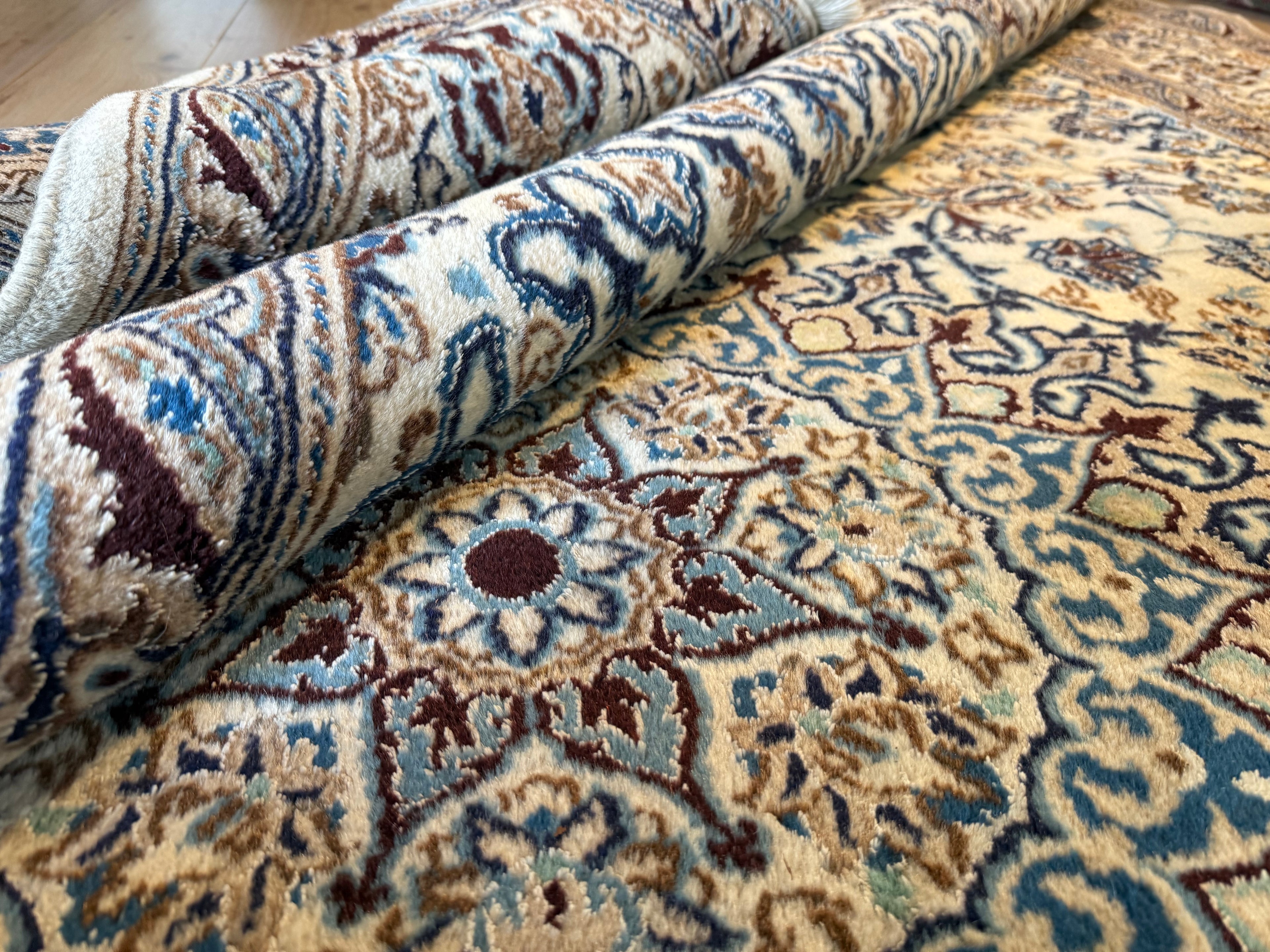 Hand-knotted vintage oriental Nain rug – approx. 245 × 345 cm