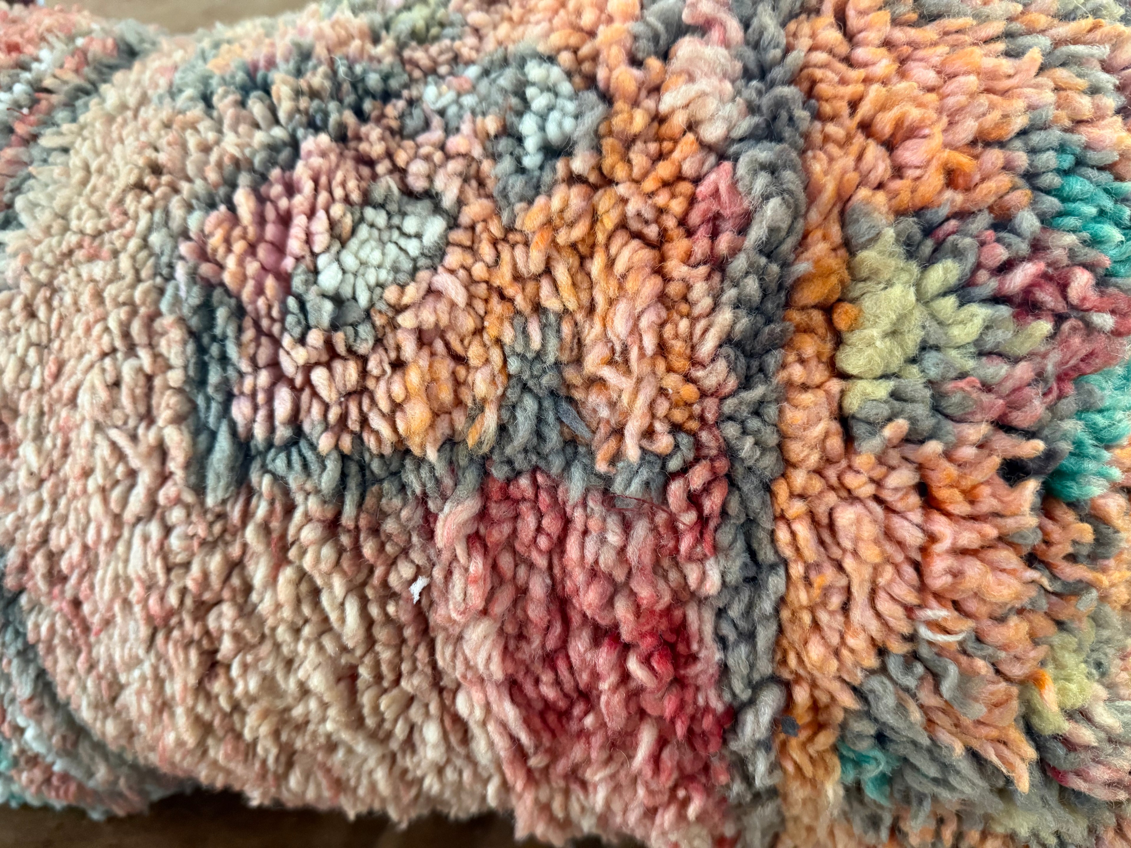 Handgemaakt kussen van een vintage Marokkaans tapijt –ca. 60 × 40 cm