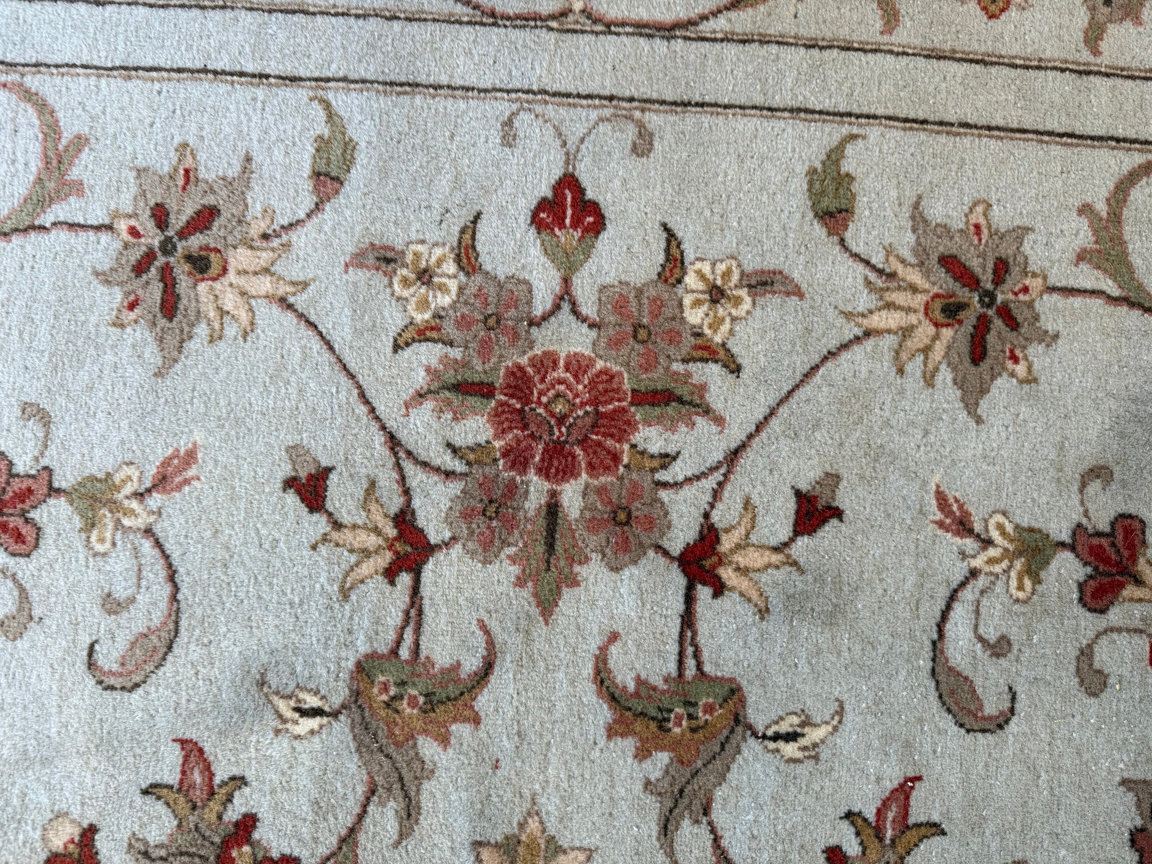 Authentiek handgeknoopt tapijt – licht pastel & florale elegantie – ca. 305 × 197 cm