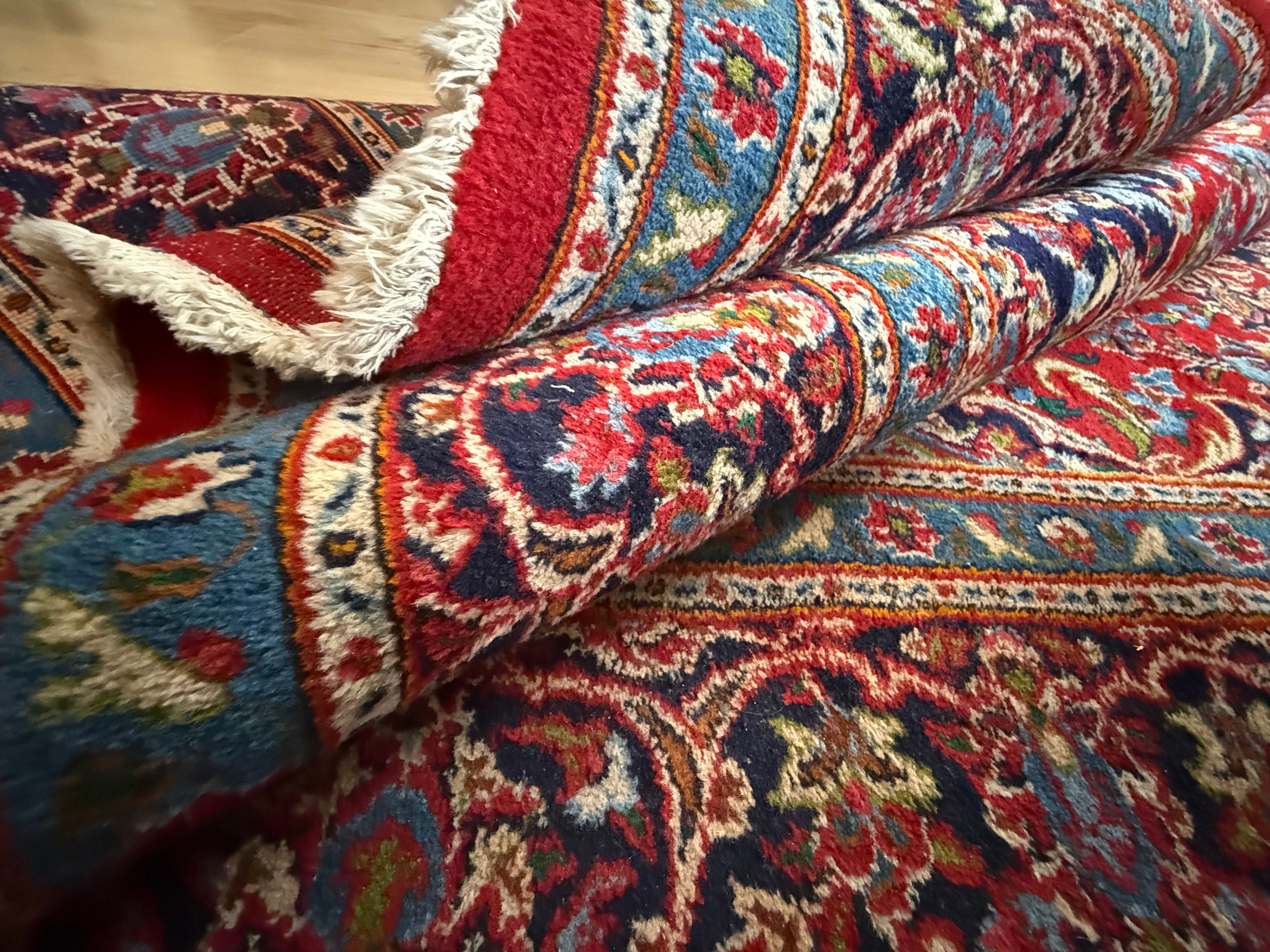 Hand-knotted classic medallion carpet – 295 × 200 cm
