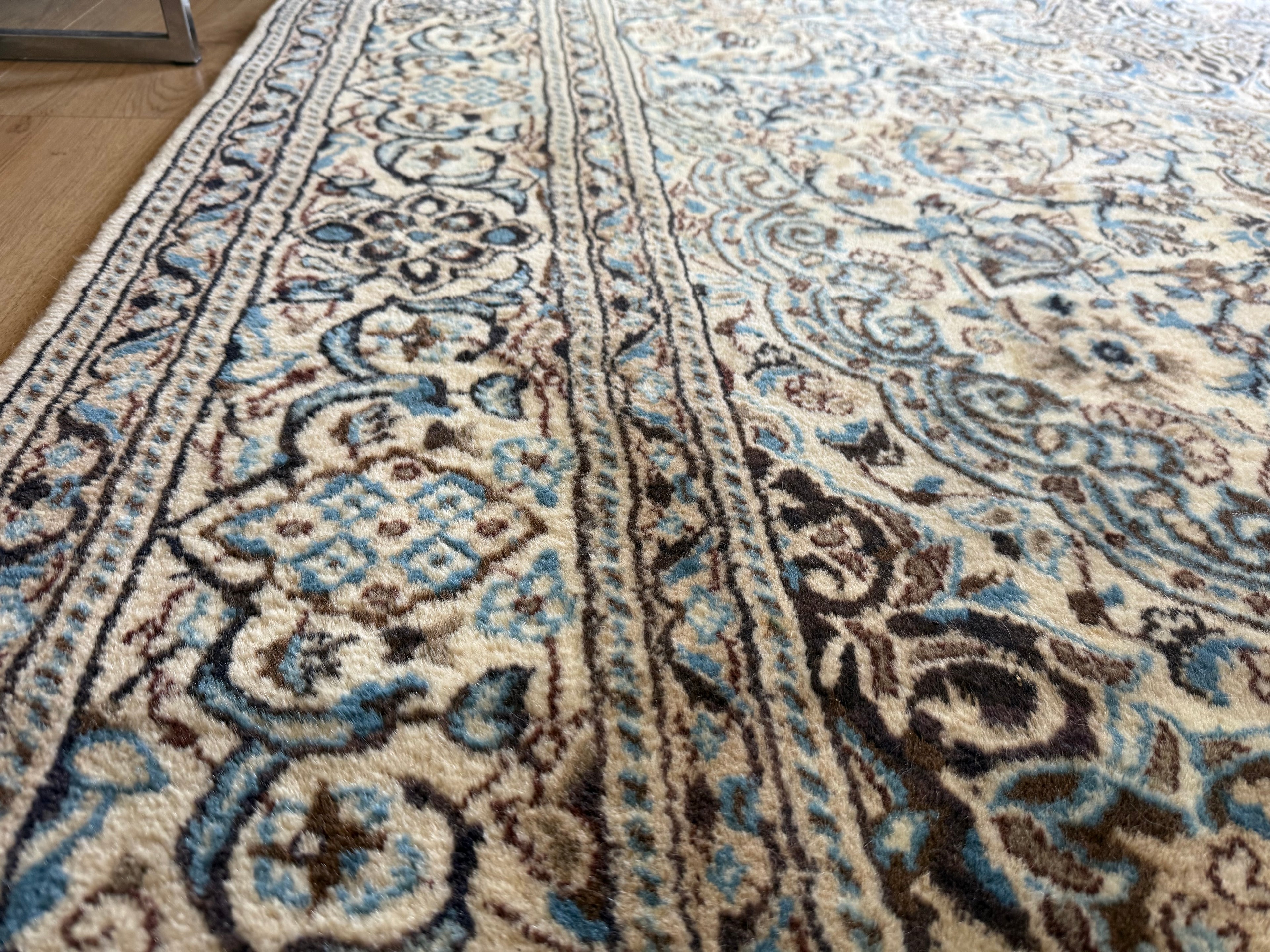 Hand-knotted vintage Nain rug – 300 × 201 cm