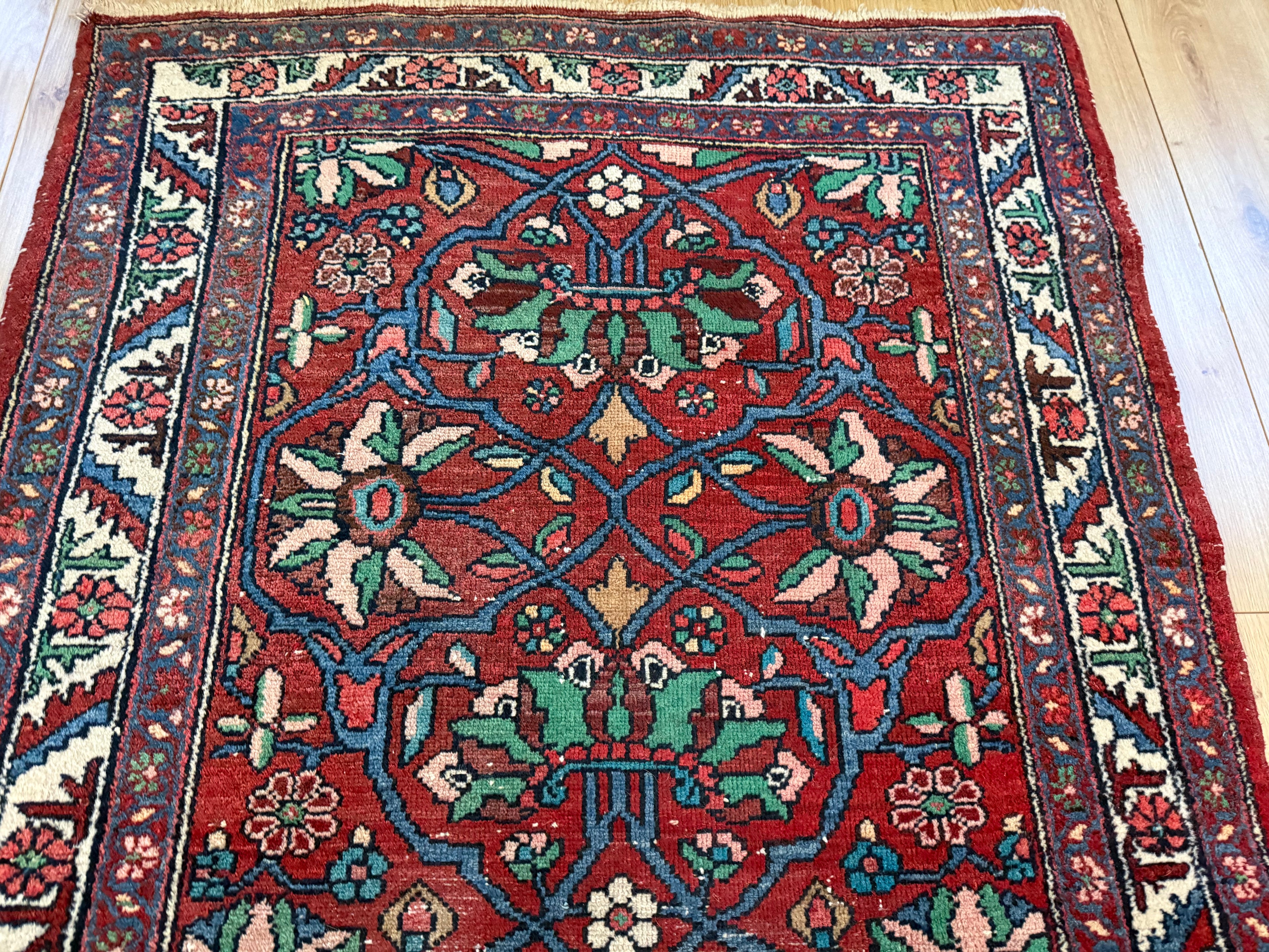 Sleets Vintage handgeknoopt oosters tapijt – 193 × 104 cm