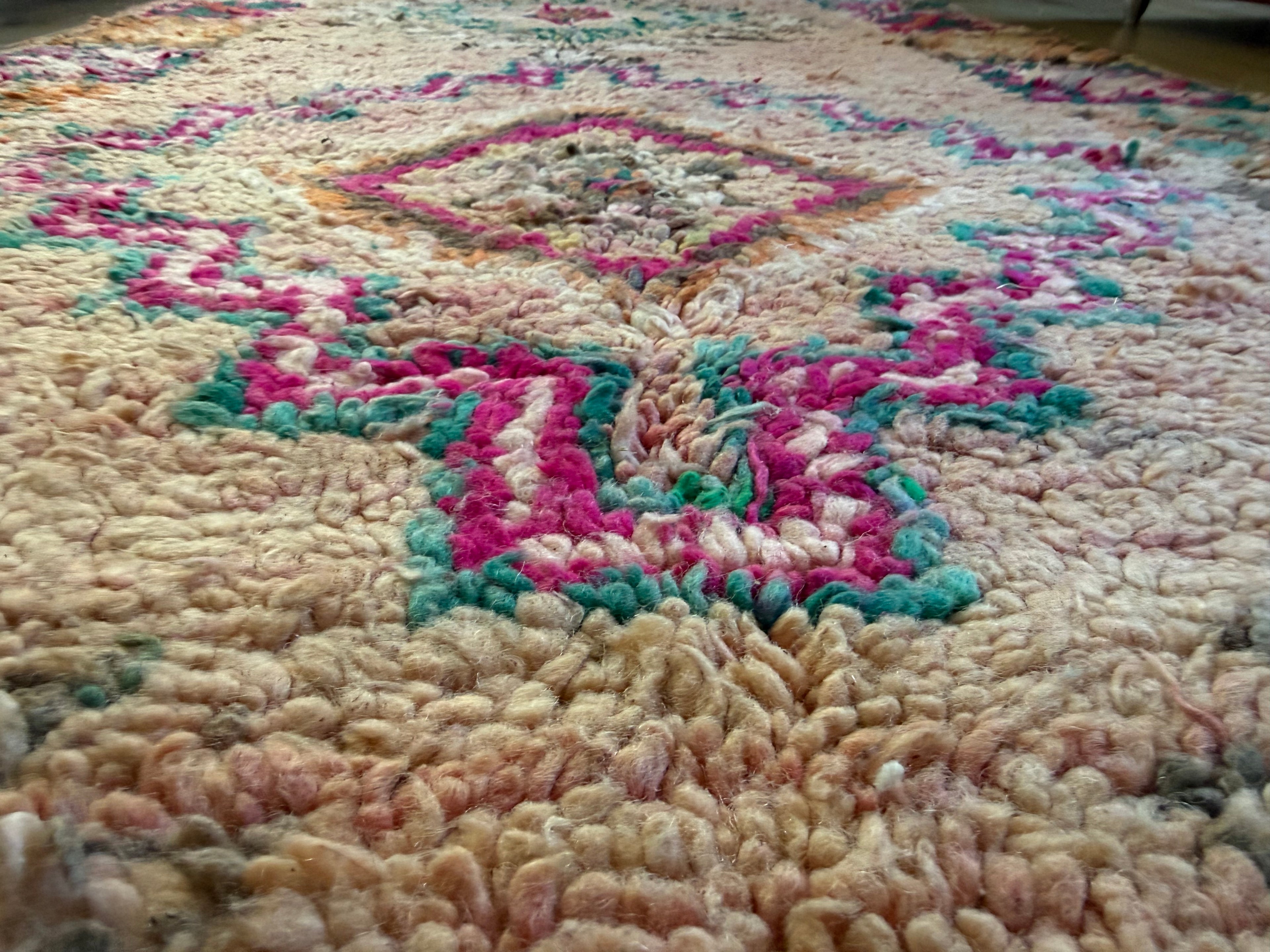 Vintage Moroccan runner in soft pink wool – 416 × 115 cm