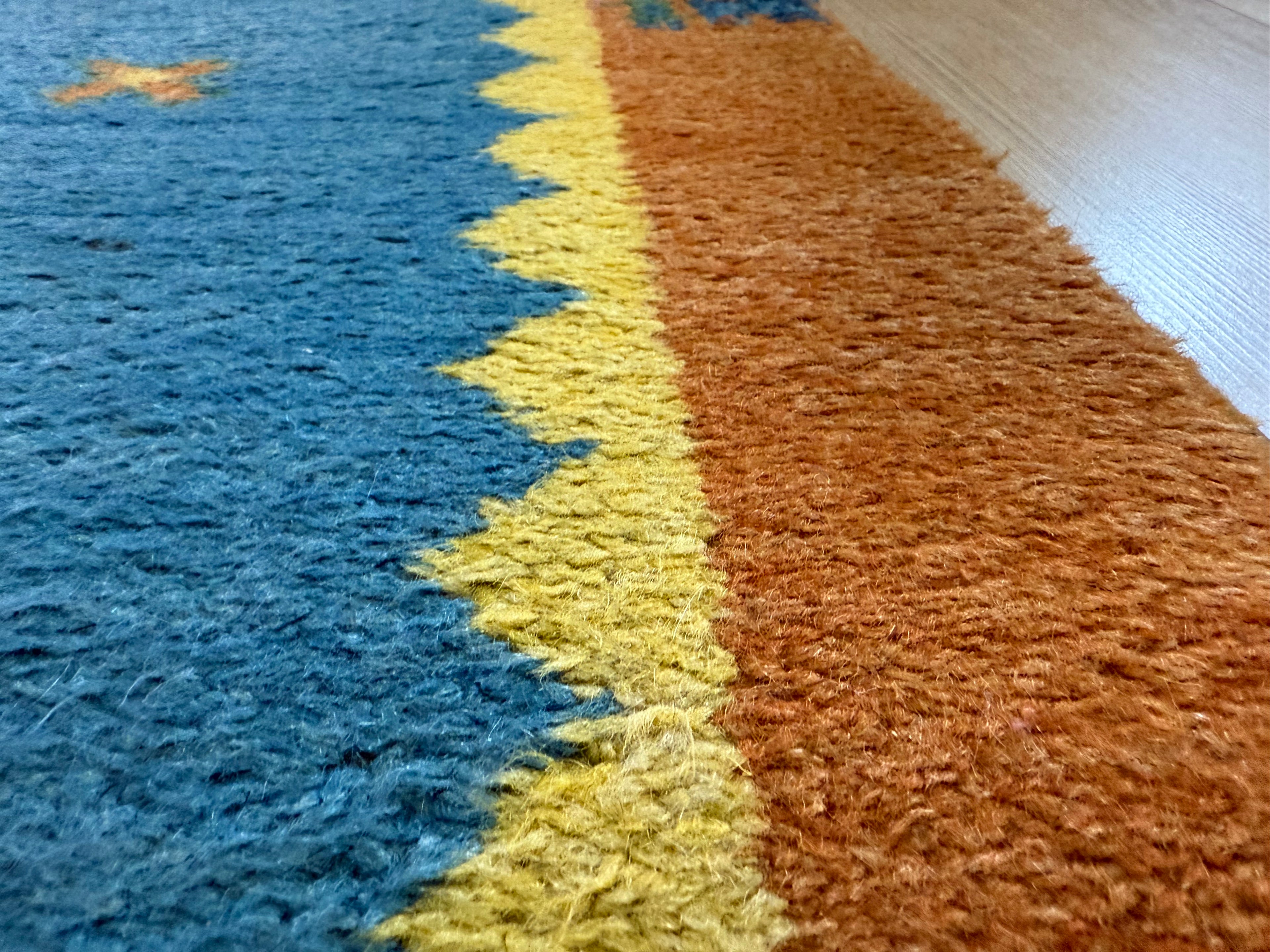 Vintage handgeknoopte loper – blauw & oker – ca. 302 × 77,5 cm