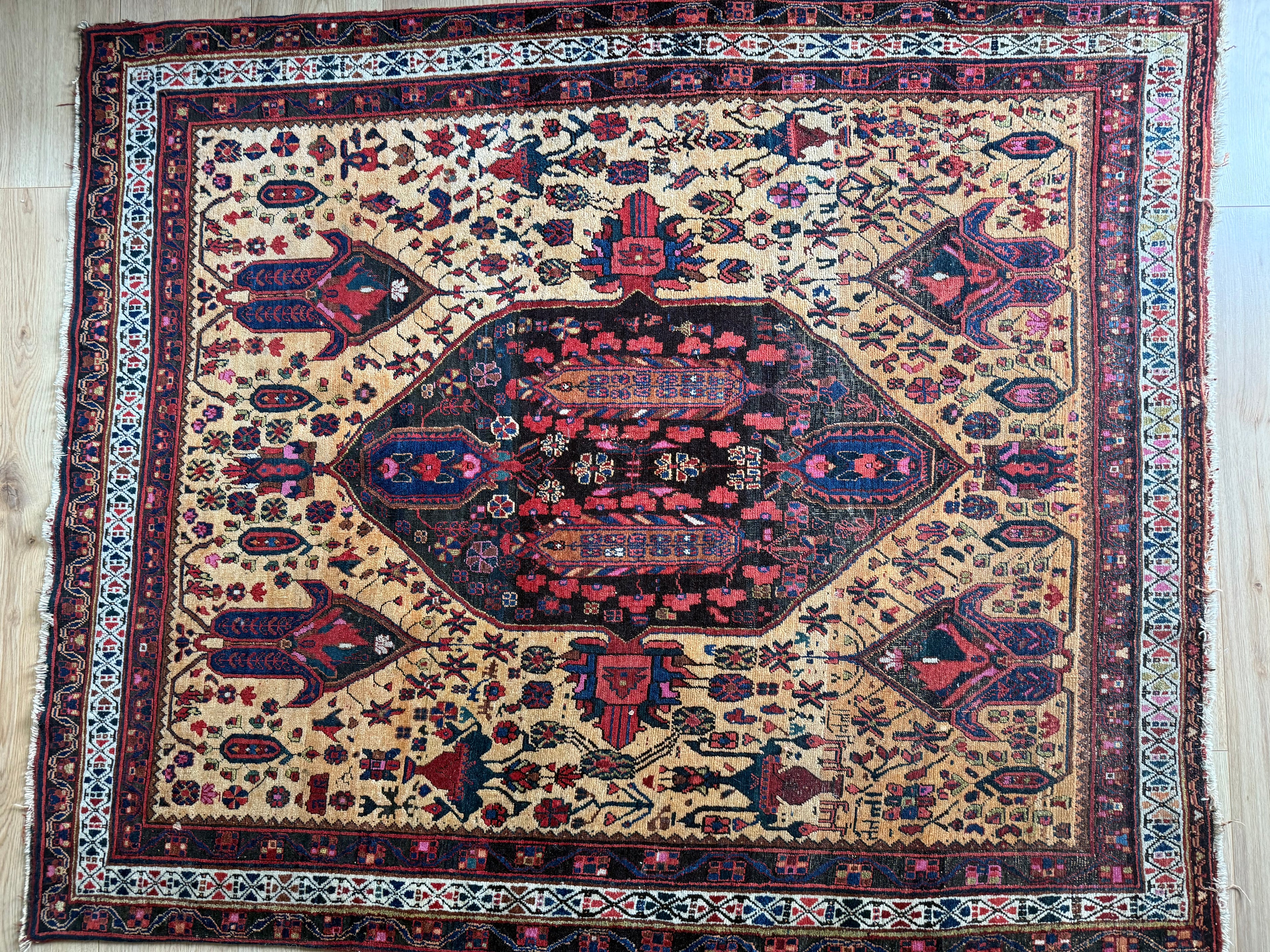 Handgeknoopt vintage tapijt Oosters Malayer stijl – ca. 137 × 163 cm