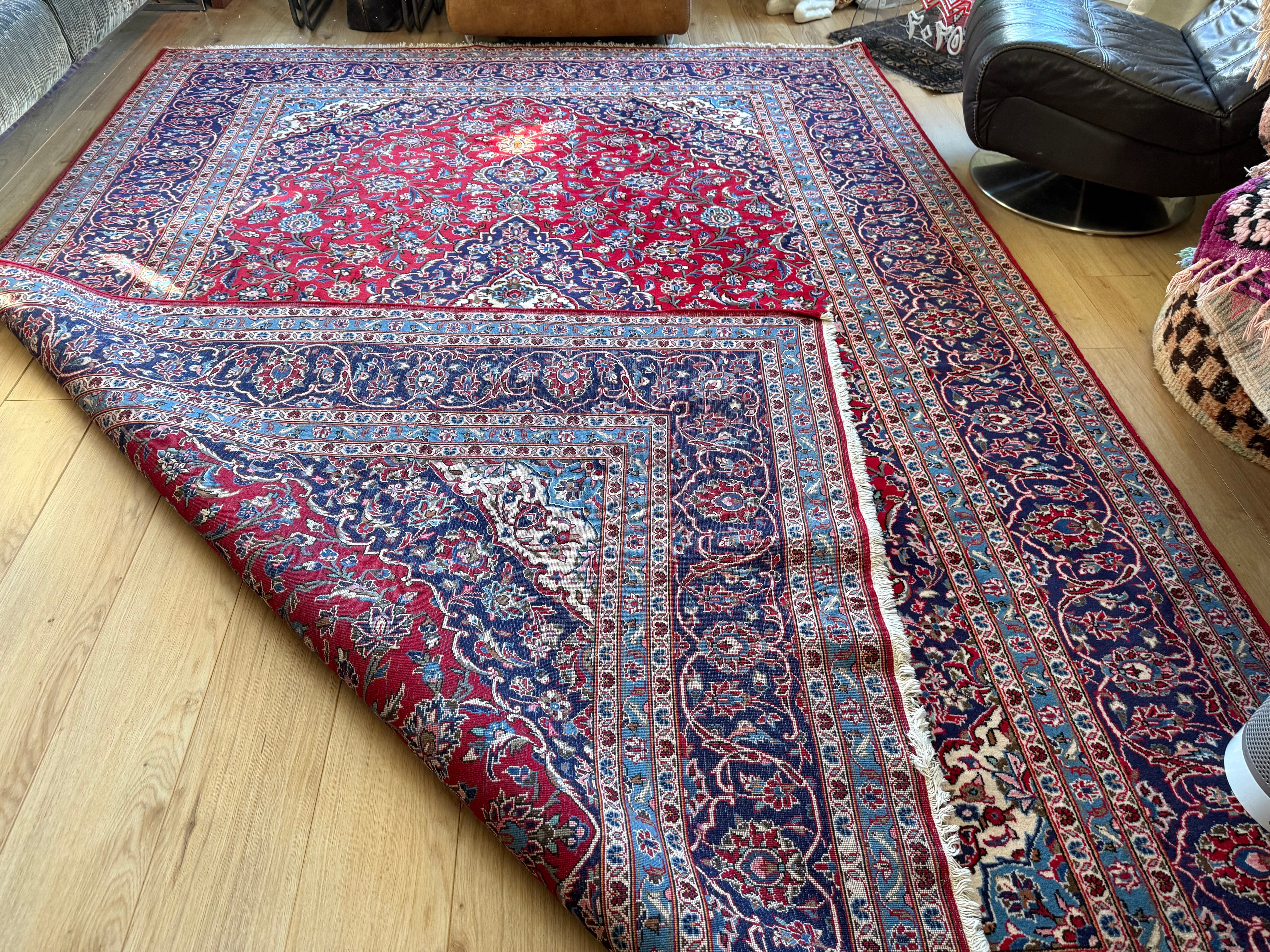 Groot handgeknoopt vintage tapijt – 352 × 247 cm