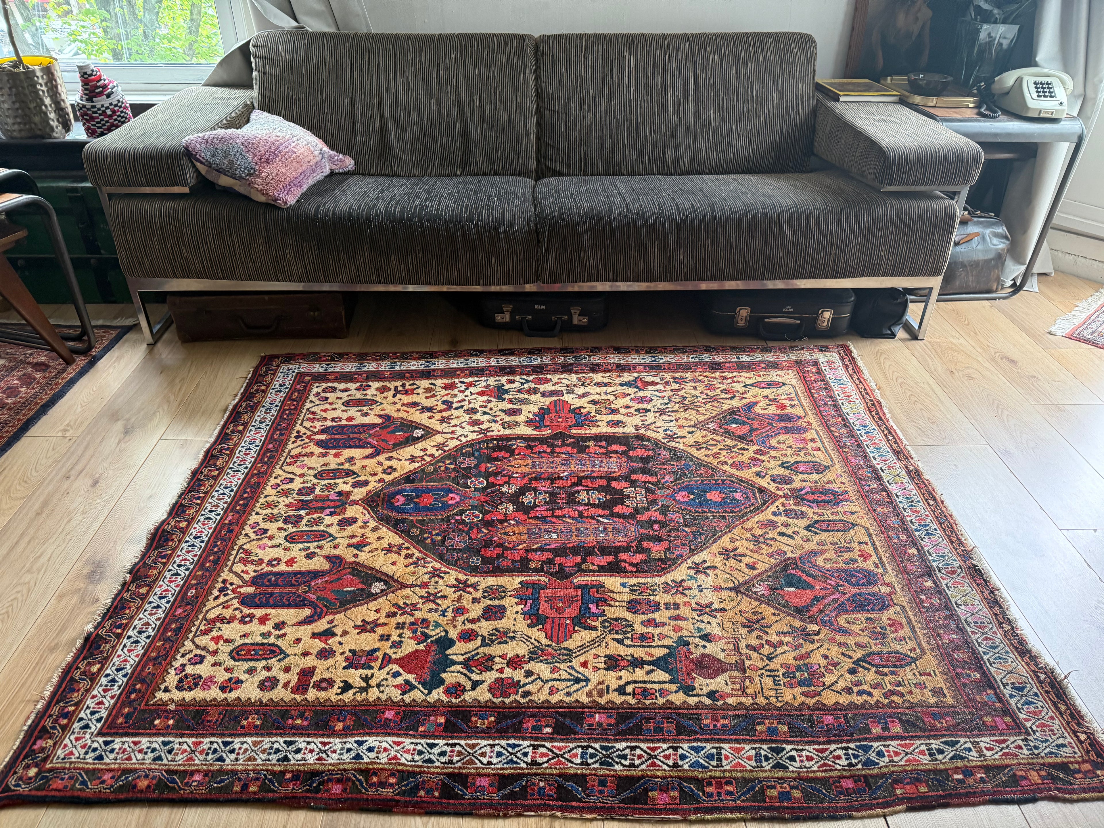 Handgeknoopt vintage tapijt Oosters Malayer stijl – ca. 137 × 163 cm