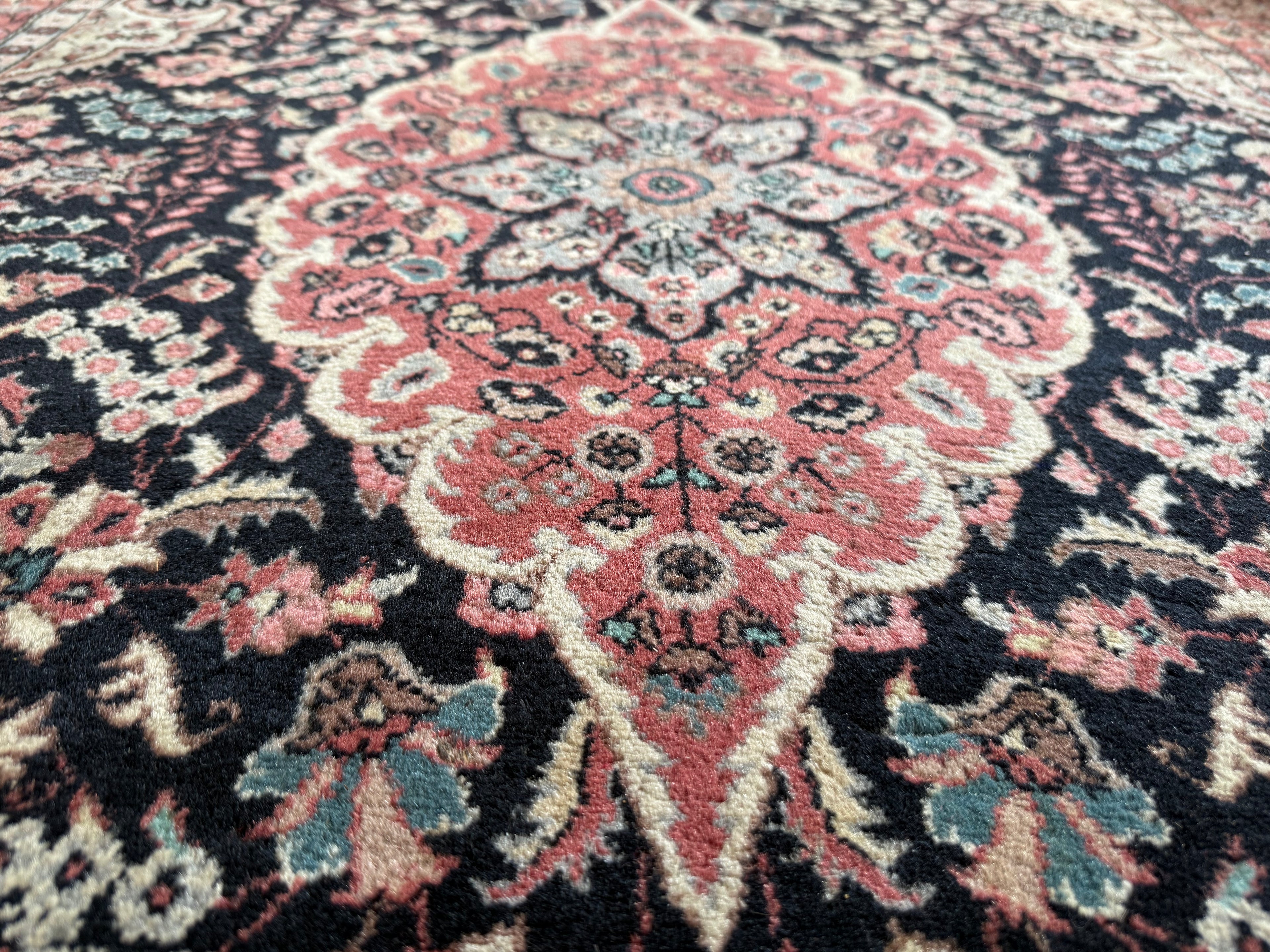 Handgeknoopt vintage tapijt – ca. 193 × 126 cm