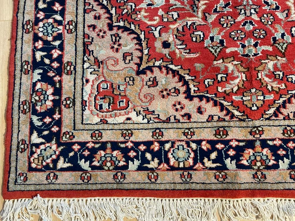 Ongebruikt vintage handgeknoopt Oosters tapijt 237-150