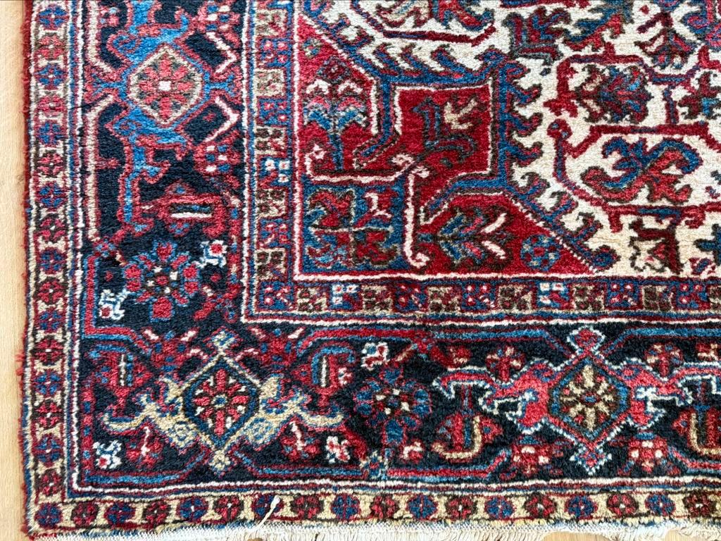 Handgeknoopt vintage oosters vloerkleed Heriz stijl– 250 x 355