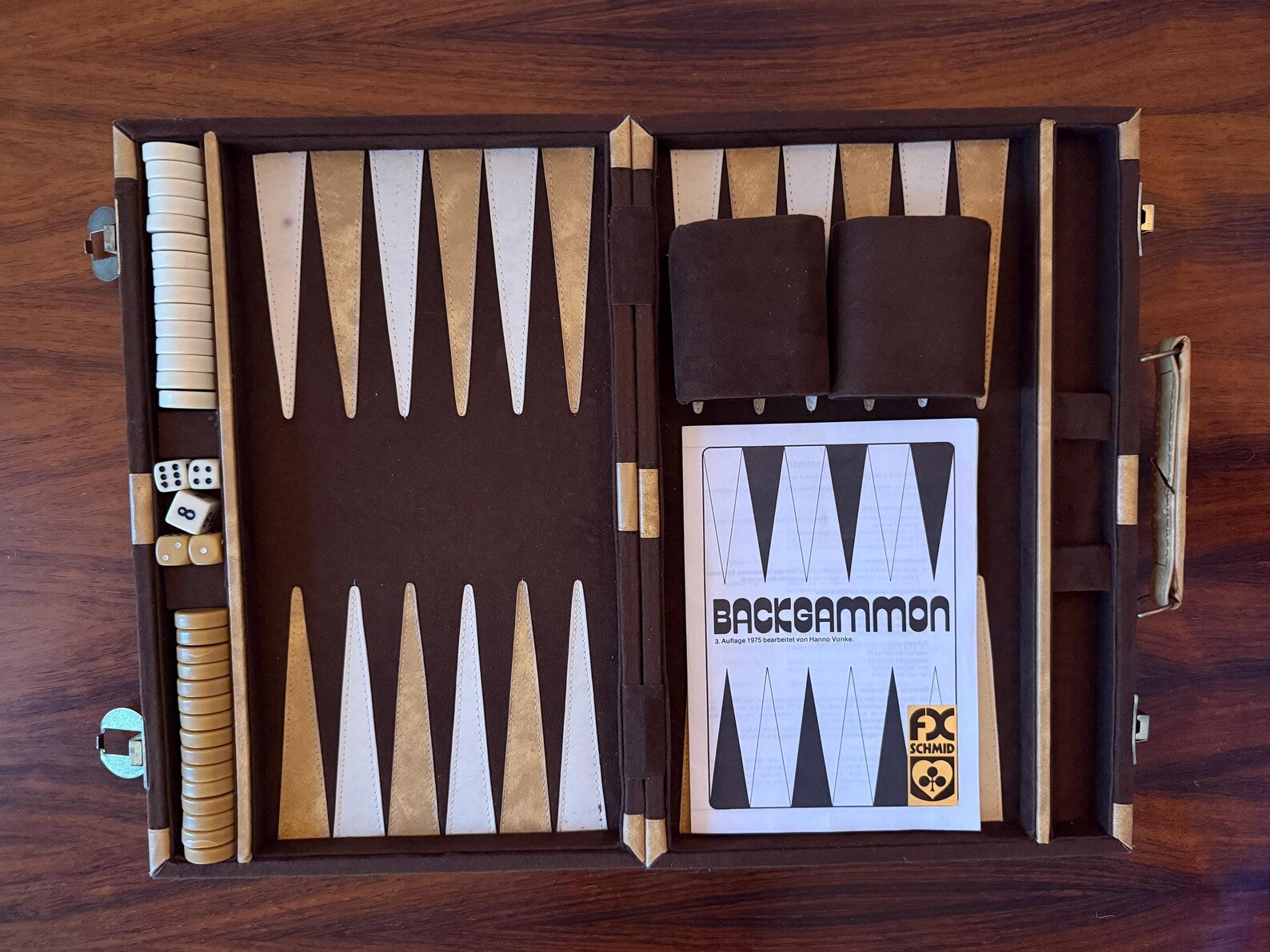 Vintage Backgammon-Spiel im Wildlederstil aus den 70er Jahren – modernes Design aus der Mitte des Jahrhunderts
