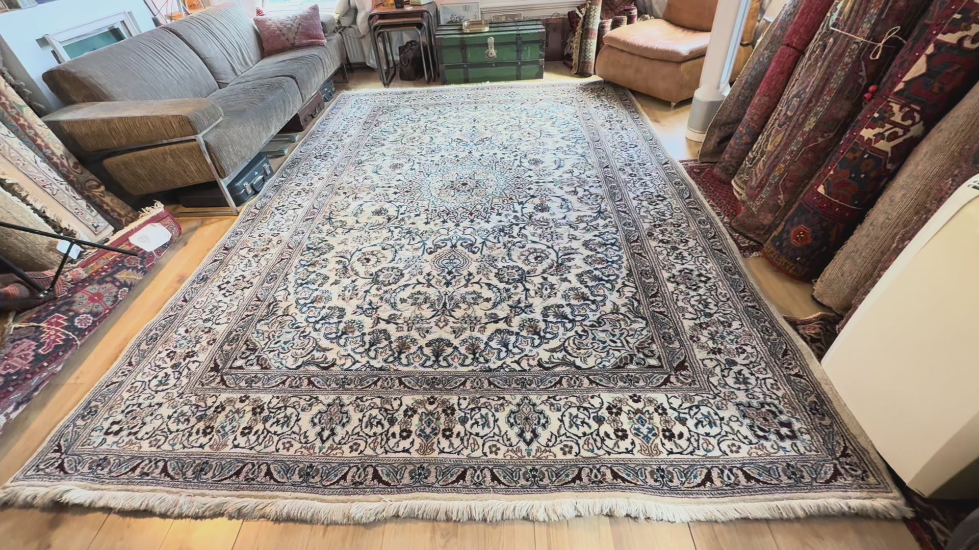 Hand-knotted vintage oriental Nain rug – approx. 245 × 345 cm