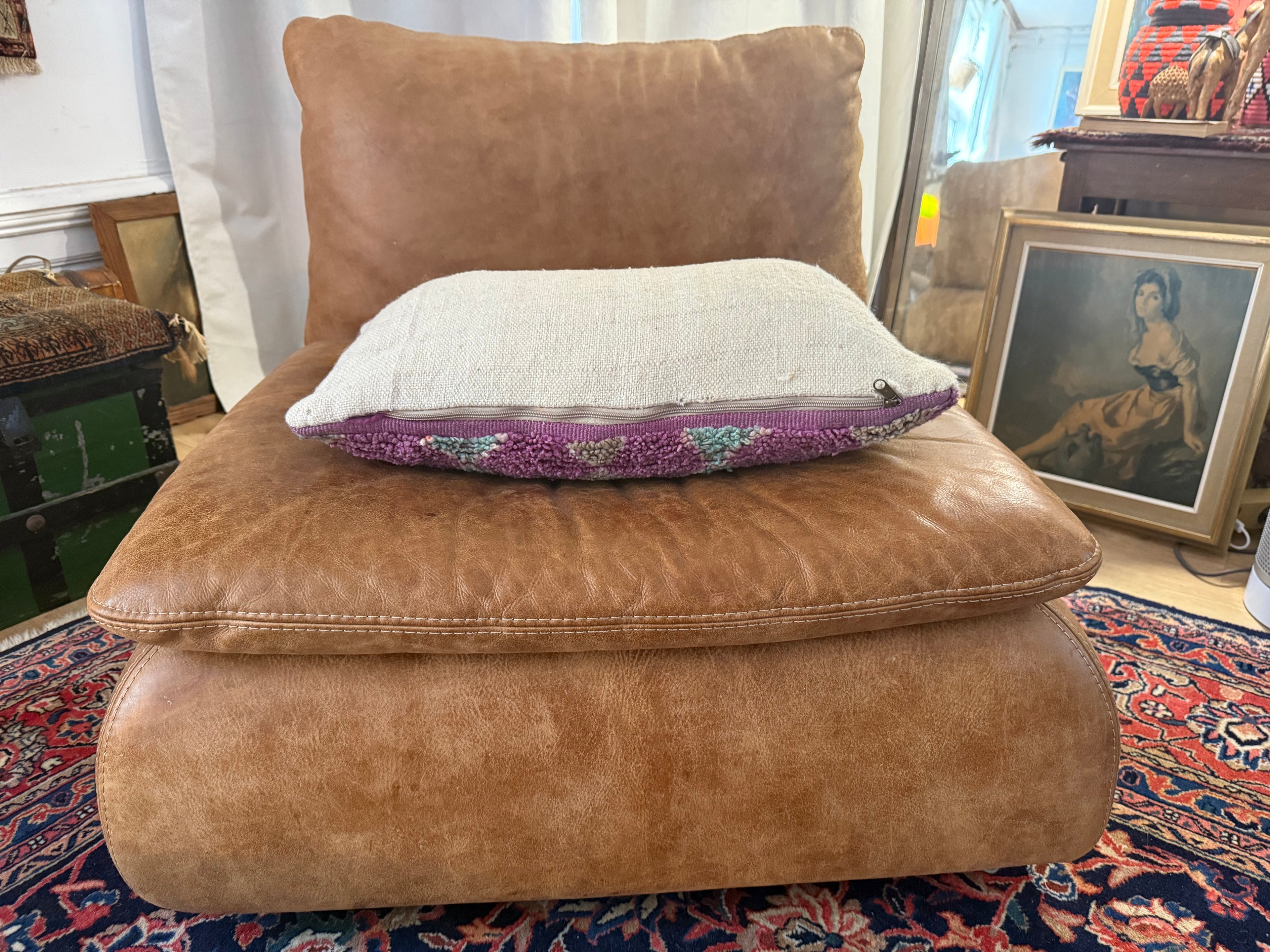 Handgemaakt kussen van een vintage Marokkaans tapijt – ca. 60 × 40 cm