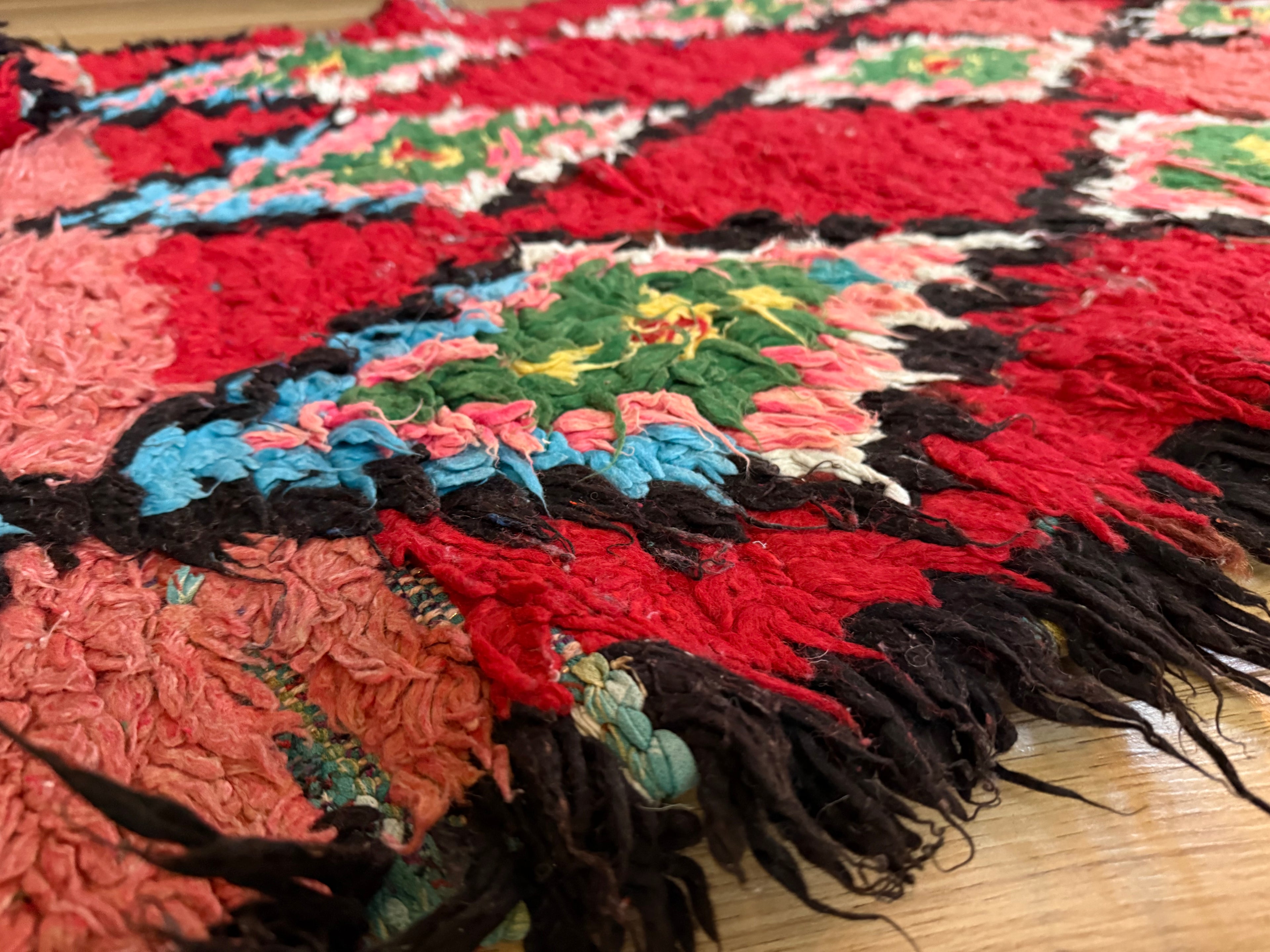 Vintage Berber loper in diep rood – 331 × 92 cm