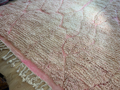 XXL Marokkaans wollen tapijt in zachtroze – 383 × 256 cm