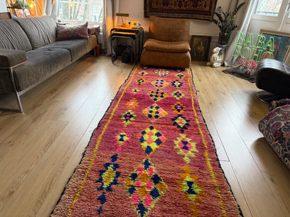 Vintage Marokkaanse loper met uitgesproken kleur &amp; karakter 384 × 101 cm