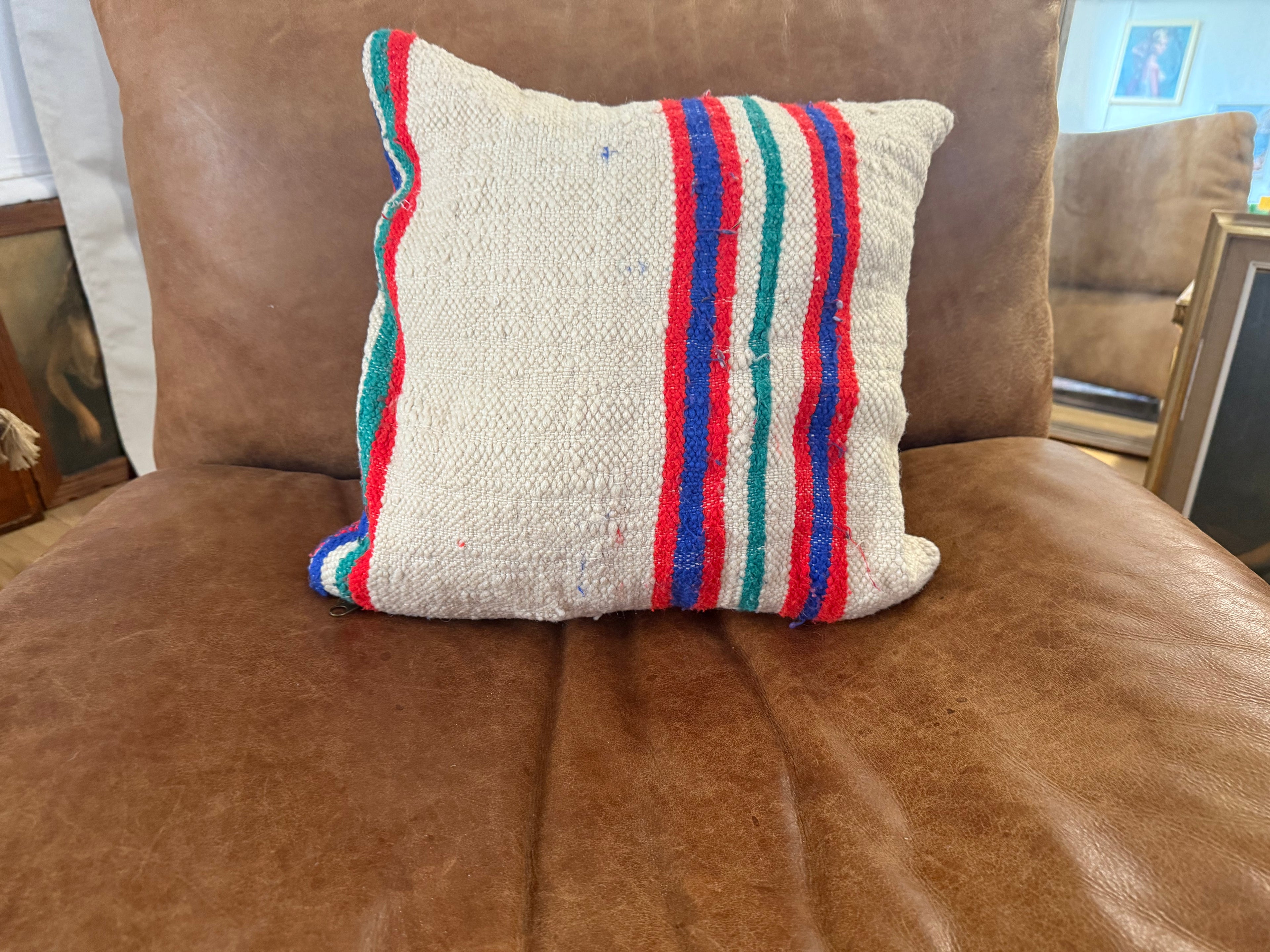 Handgemaakt kussen van een vintage Marokkaans tapijt – ca. 30 × 20 cm