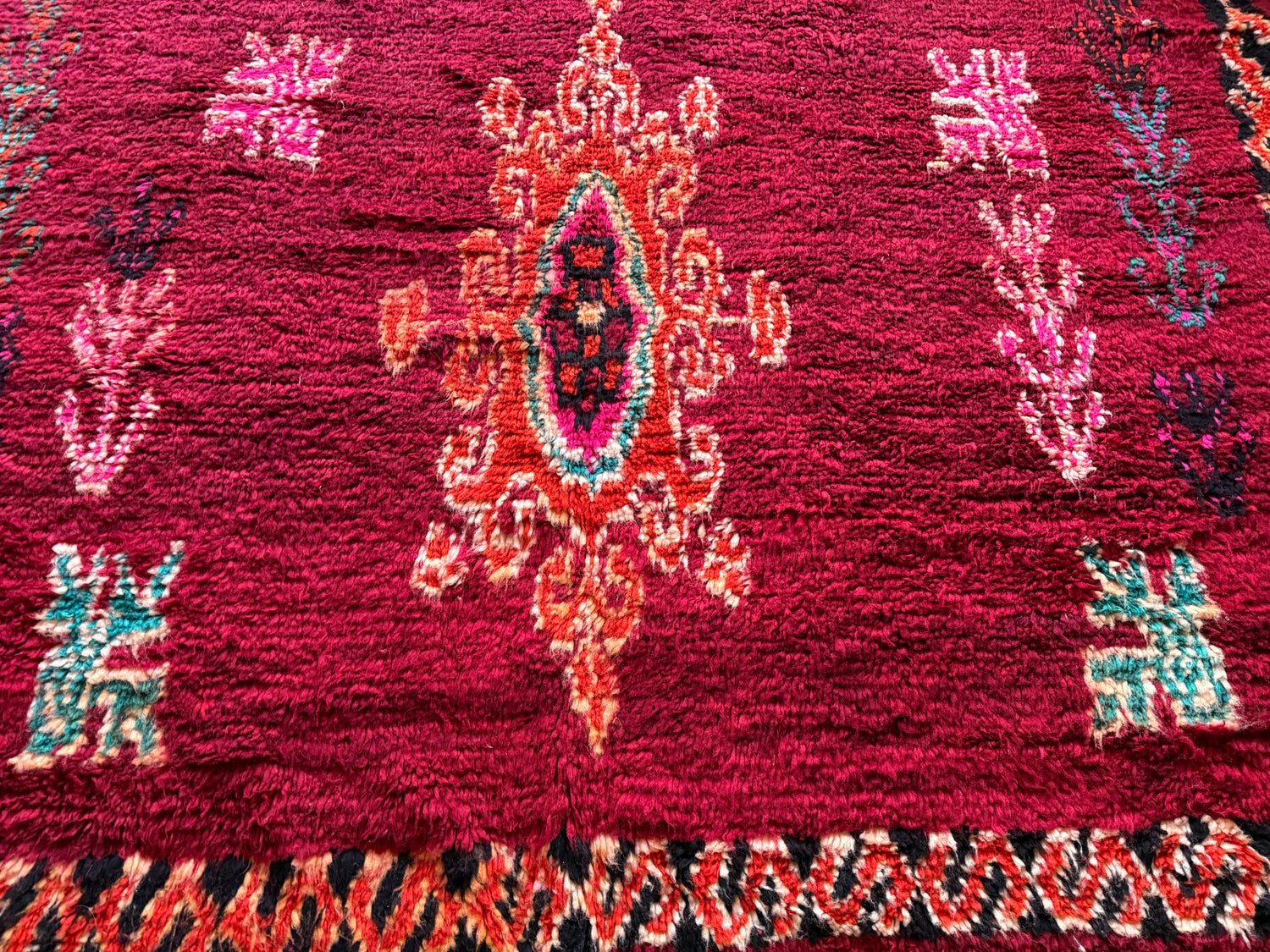 Handgeknoopt vintage Berber tapijt – 315 × 222 cm