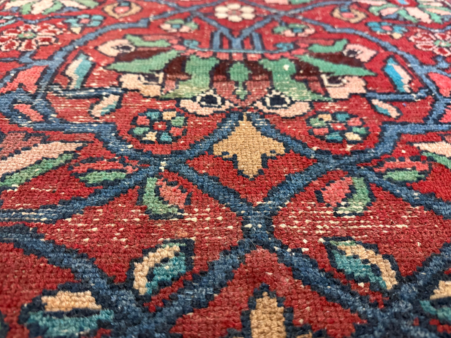 Sleets Vintage handgeknoopt oosters tapijt – 193 × 104 cm