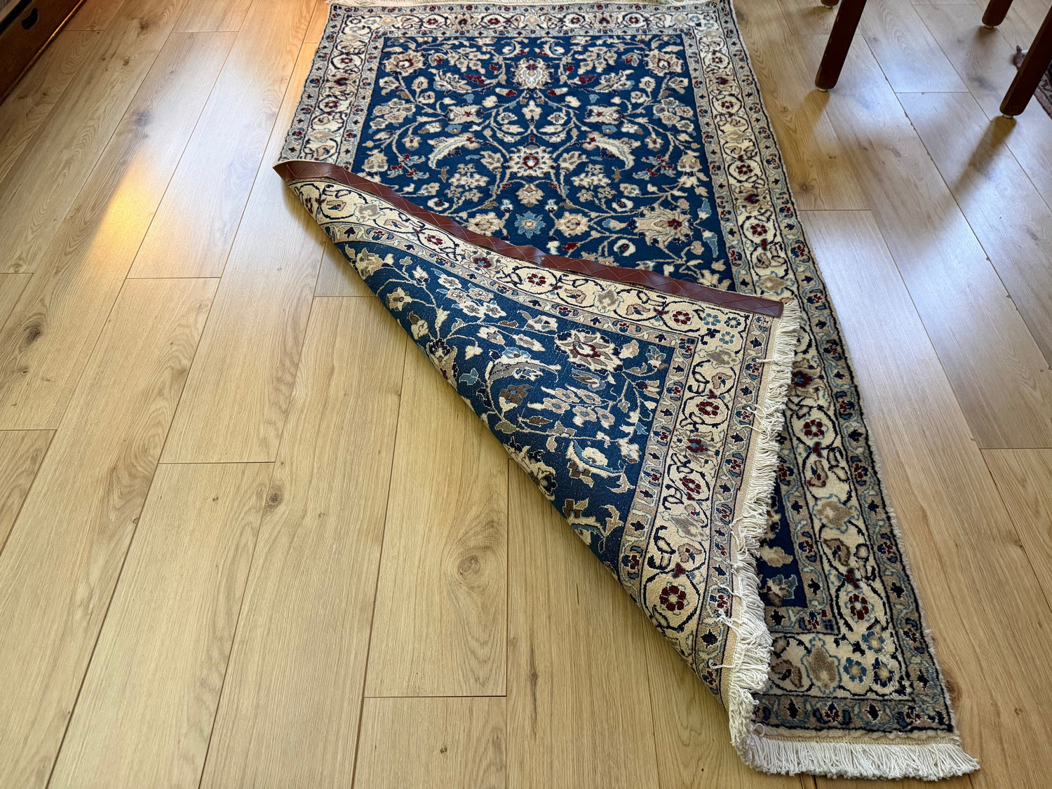 Tapete vintage feito à mão em estilo Nain – 208 × 117 cm