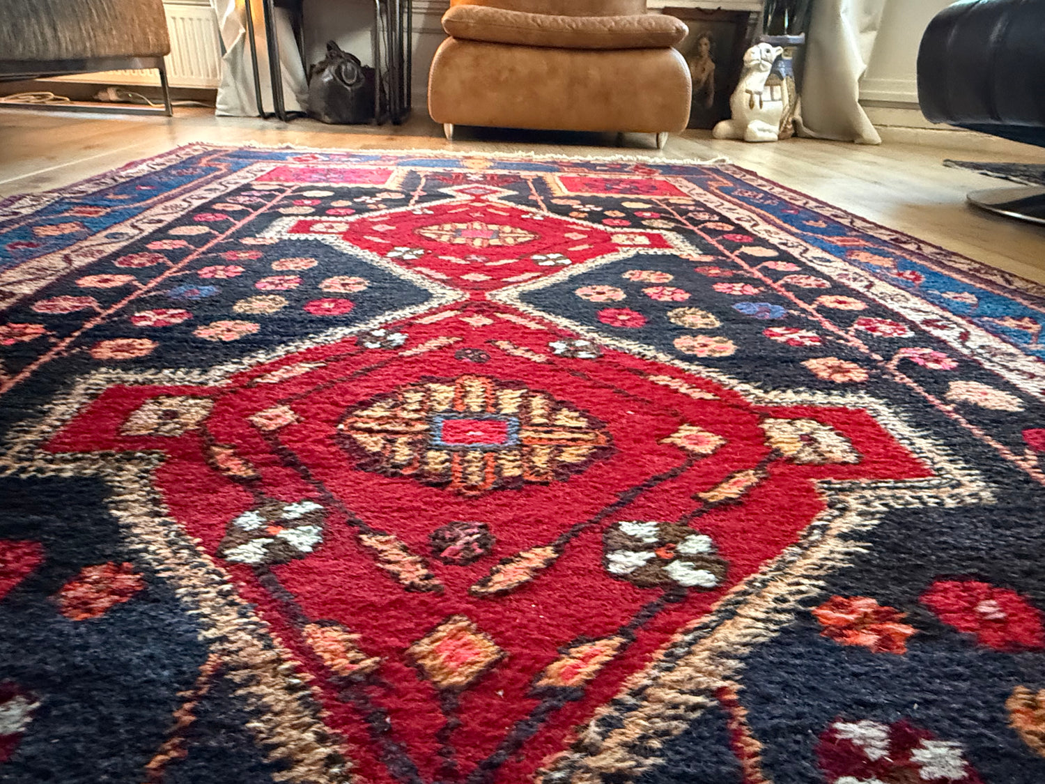 Vintage geometrisch tapijt met krachtige symboliek – 254 × 155 cm