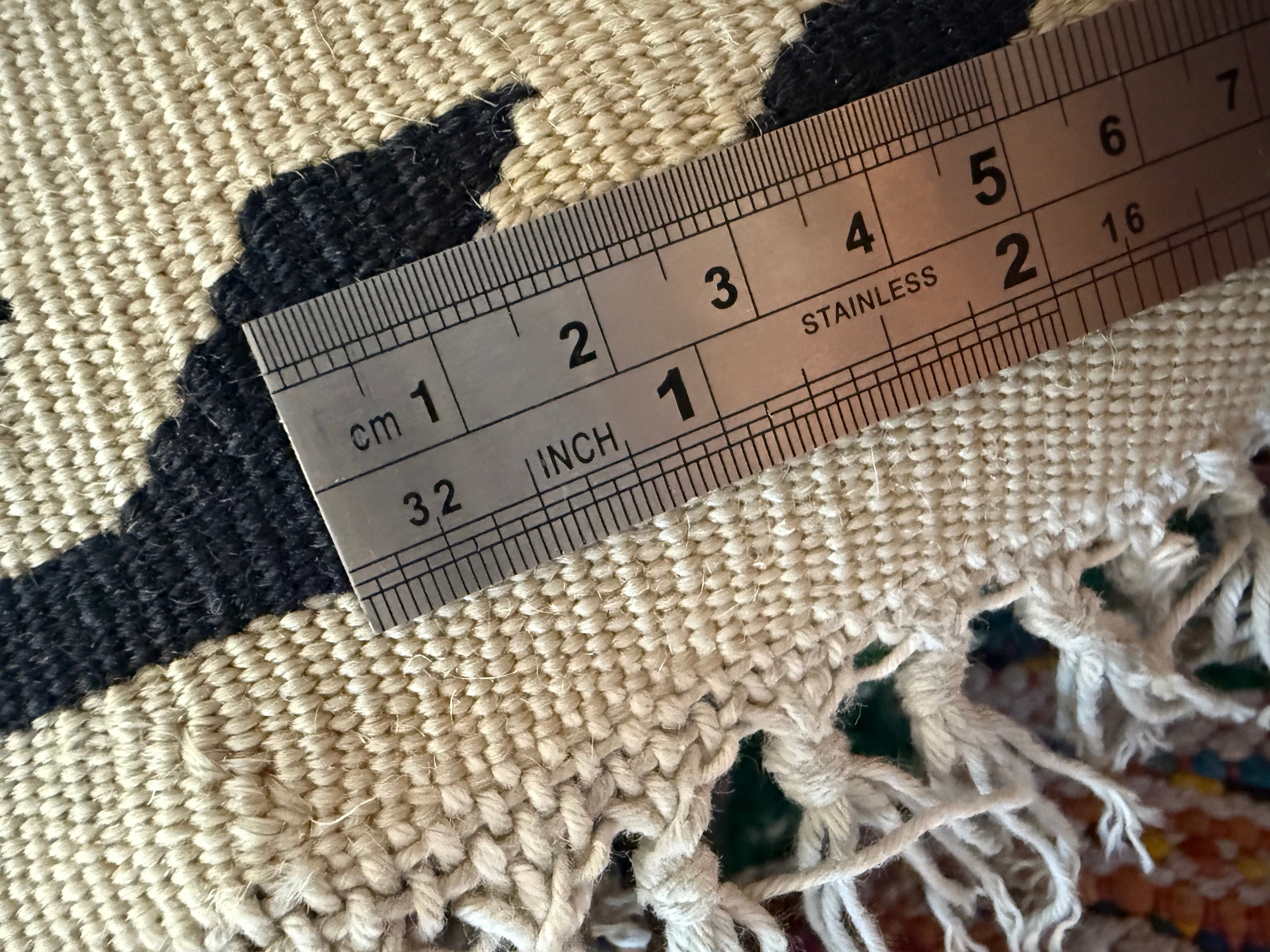 Grafische vintage kilim met diermotieven – 216 × 160 cm