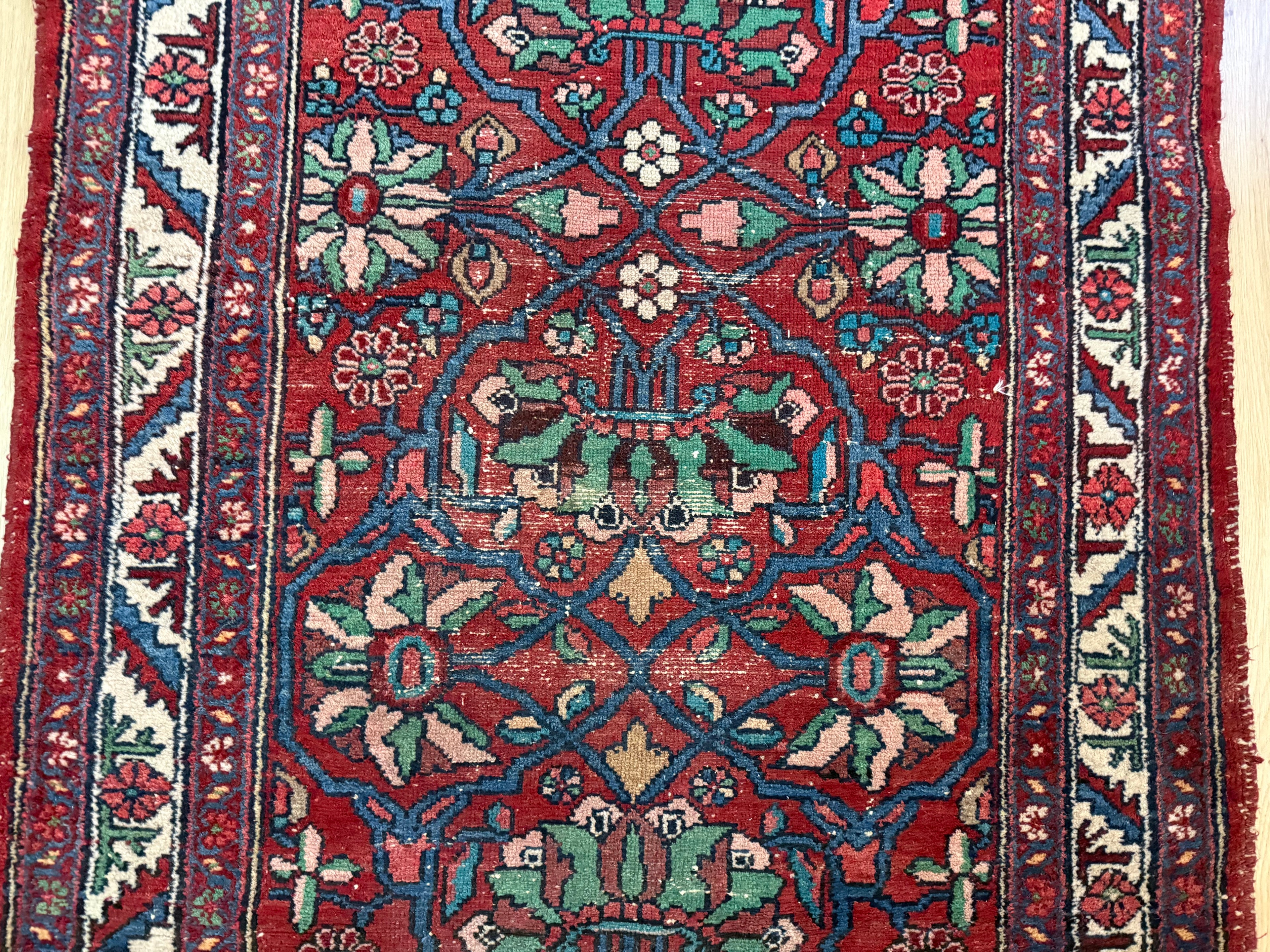 Sleets Vintage handgeknoopt oosters tapijt – 193 × 104 cm