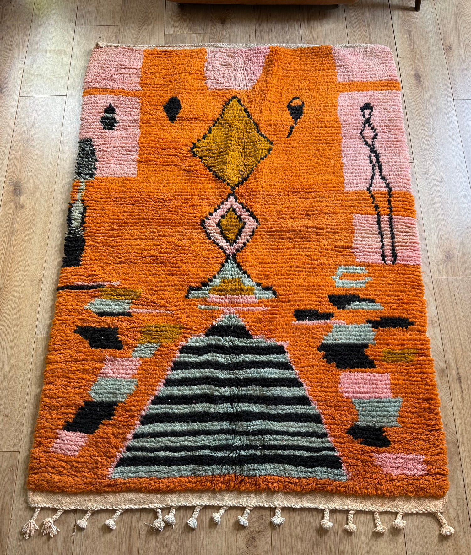 Modern Moroccan rug – abstract orange – 184 × 128 cm