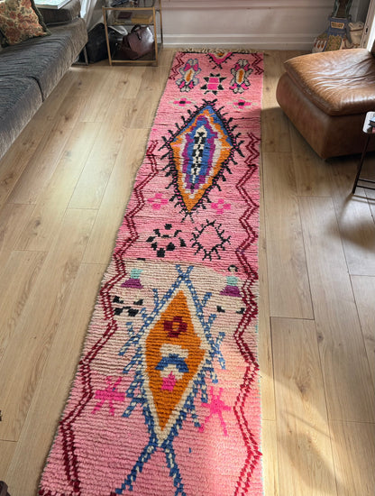 Passadeira Boujaad marroquina vintage – 418 × 79 cm