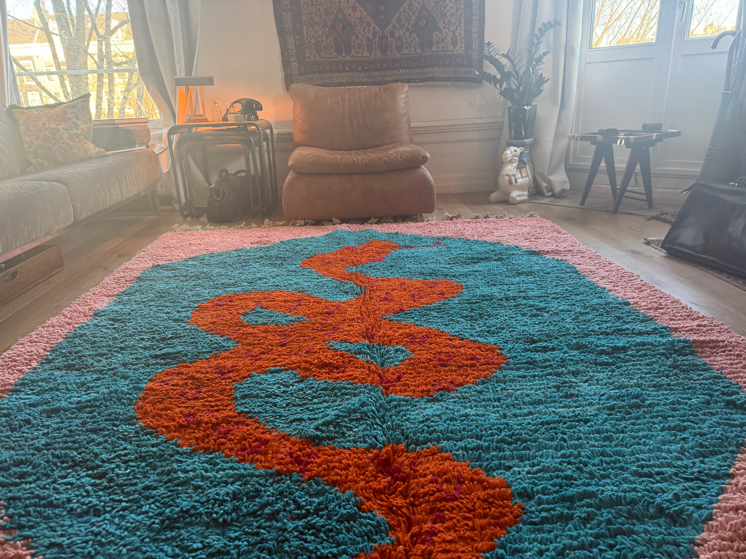 Handmade high-pile wool carpet with snake motif – 325 × 204 cm