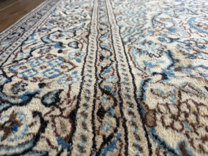 Hand-knotted vintage Nain rug – 300 × 201 cm