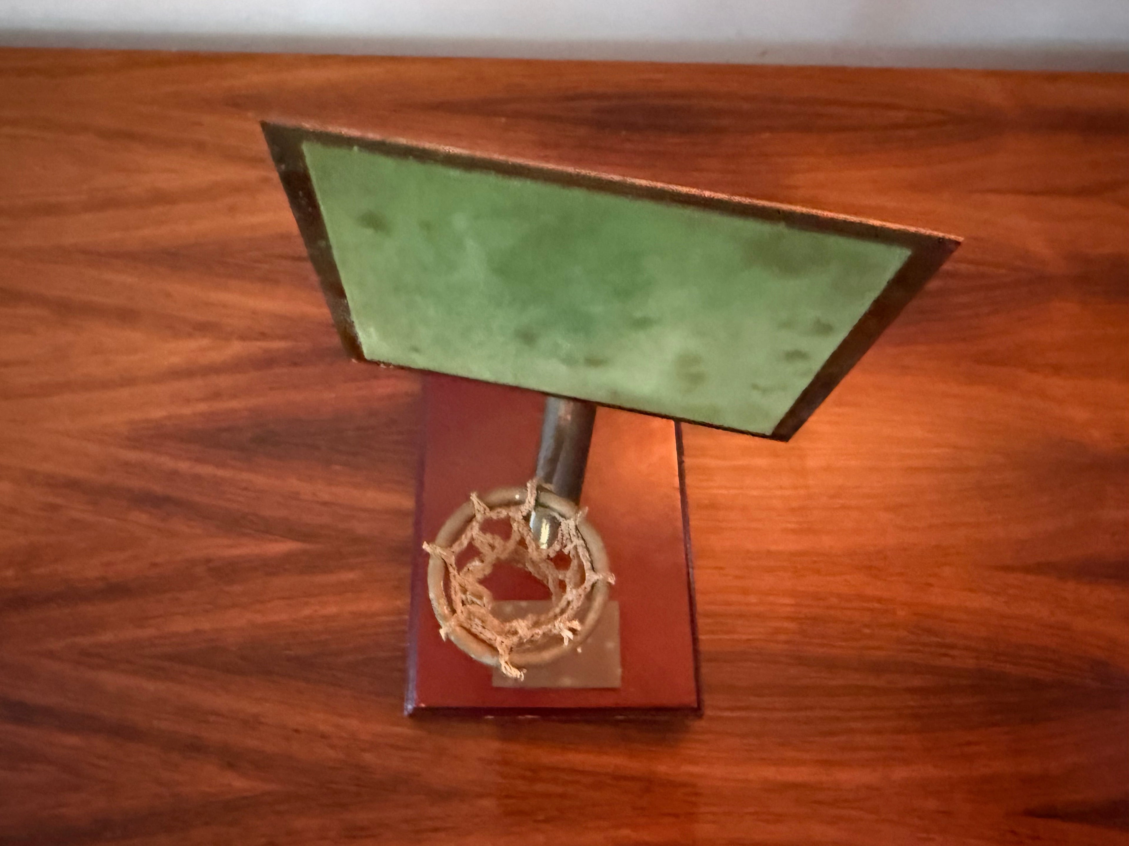 Troféu vintage de basquetebol – objeto escultórico de 1987