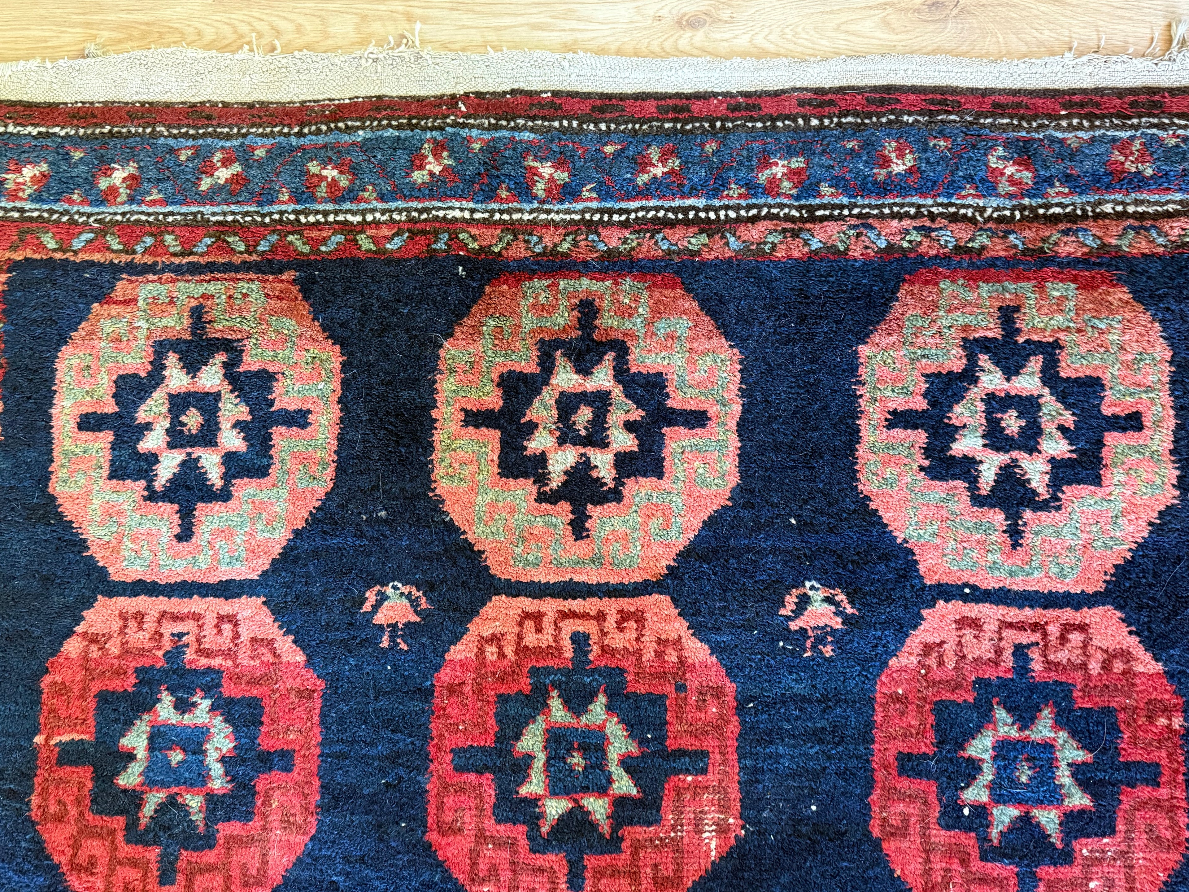 Handgeknoopt vintage tapijt – Zuid-Kaukasus (Karabagh / Kazak-stijl) – ca. 125 × 194 cm
