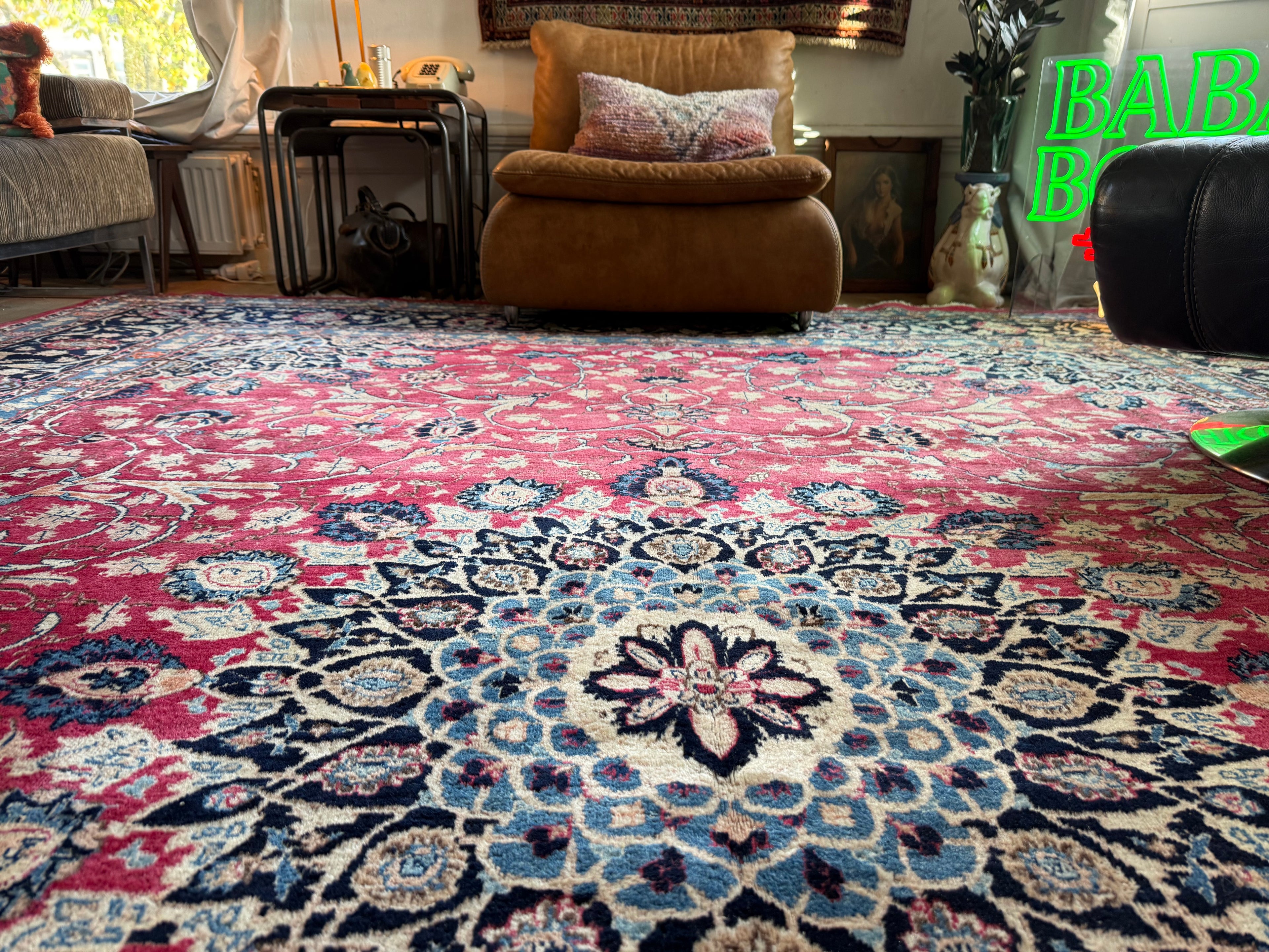 Groot handgeknoopt vintage vloerkleed met medaillon – 400×302 cm