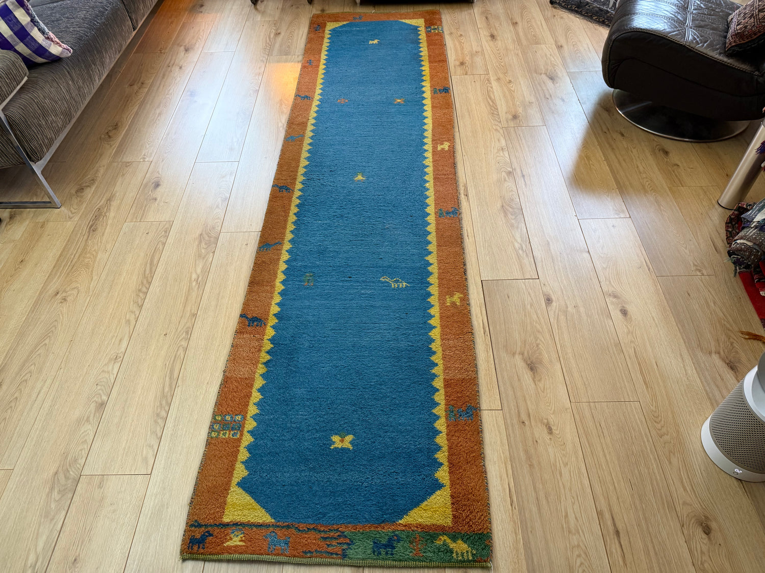 Vintage handgeknoopte loper – blauw &amp; oker – ca. 302 × 77,5 cm