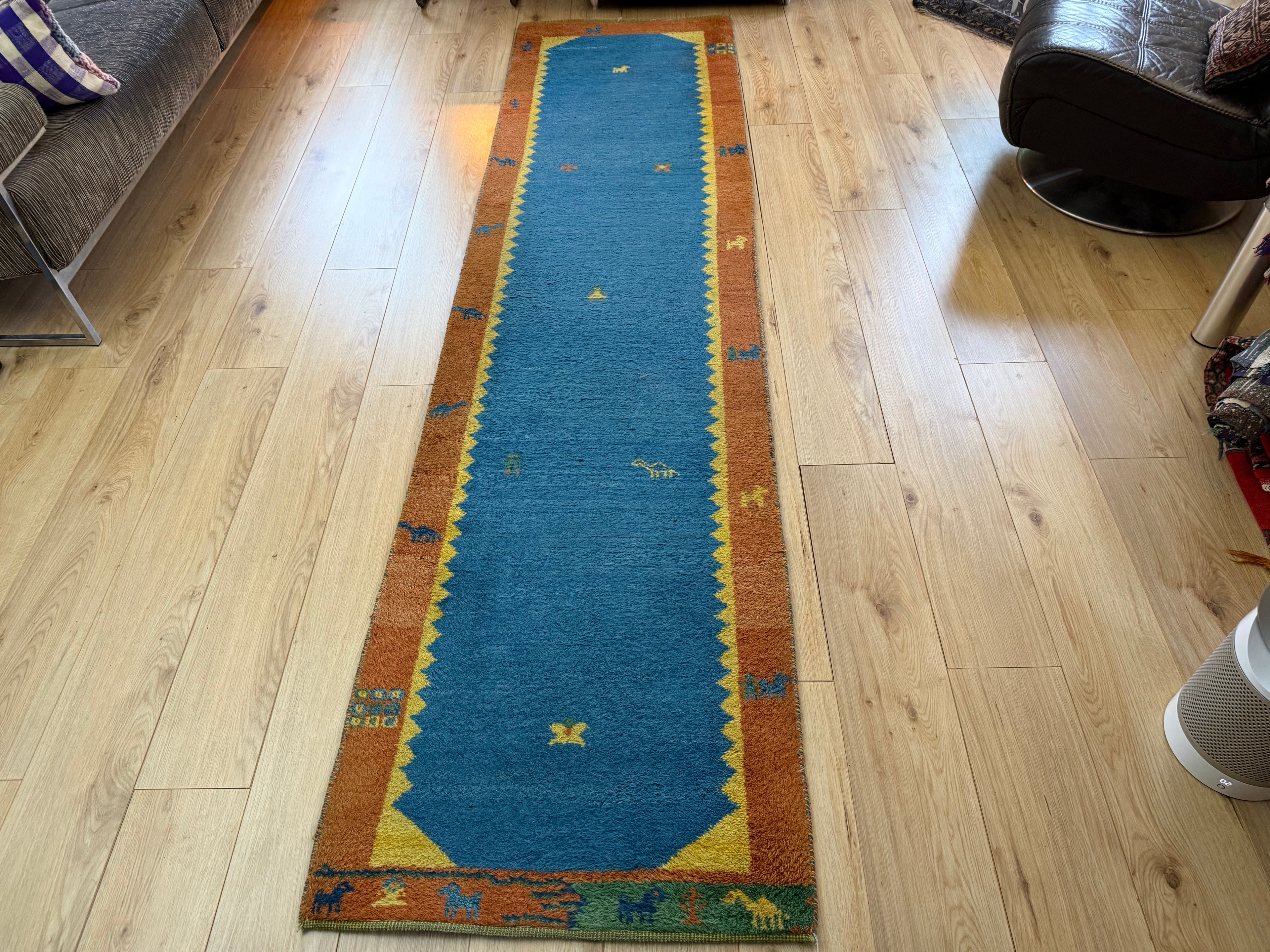 Vintage handgeknoopte loper – blauw &amp; oker – ca. 302 × 77,5 cm