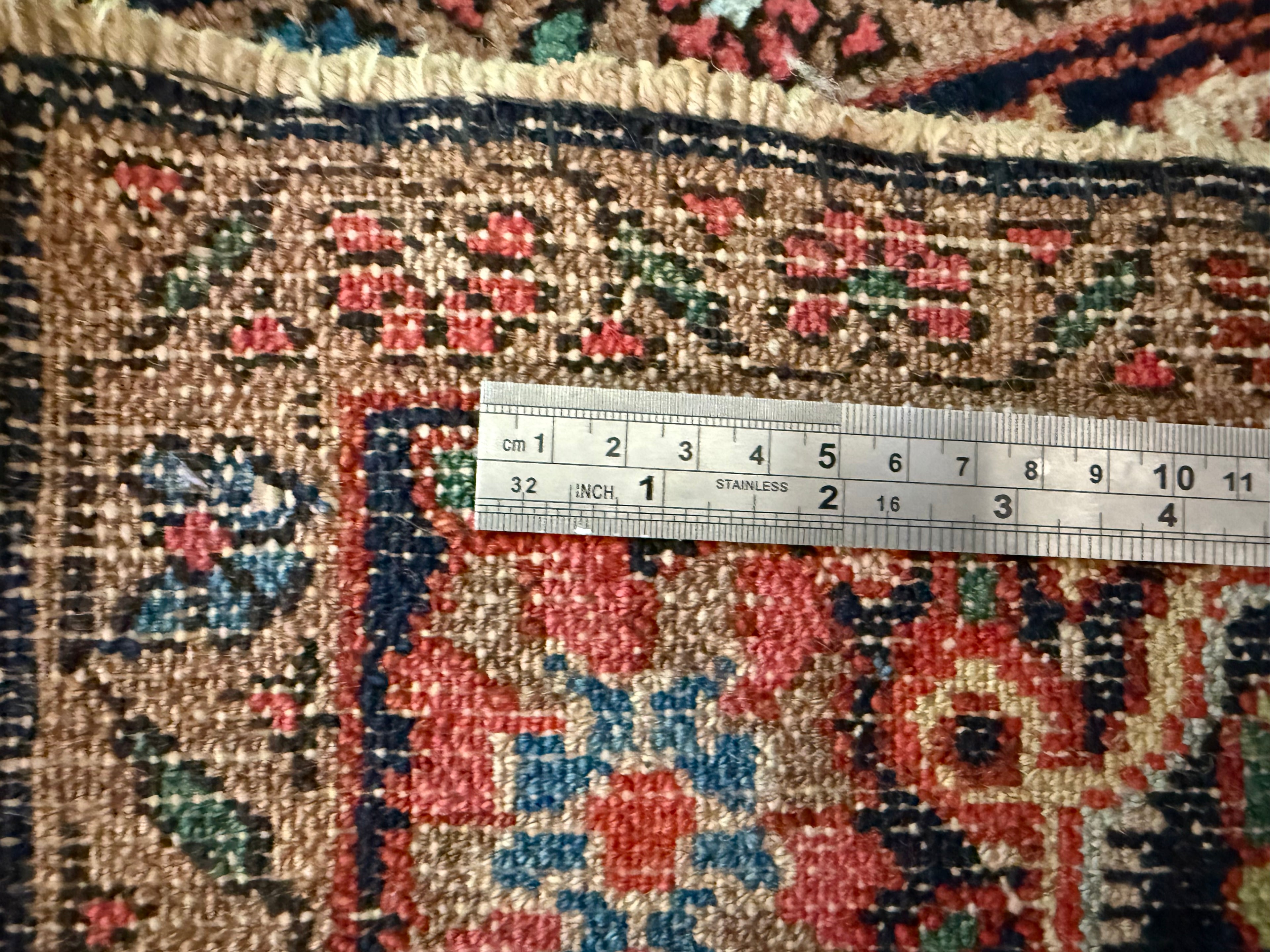 Warm rood Sarouk tapijt – 203 × 125 cm – florale elegantie