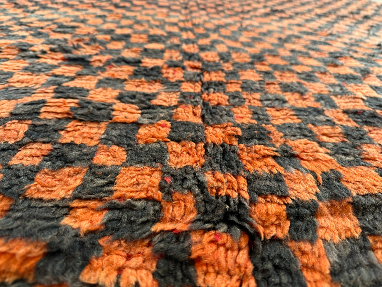 Grafisch vintage Berber tapijt in oranje &amp; zwart – 272 × 147 cm